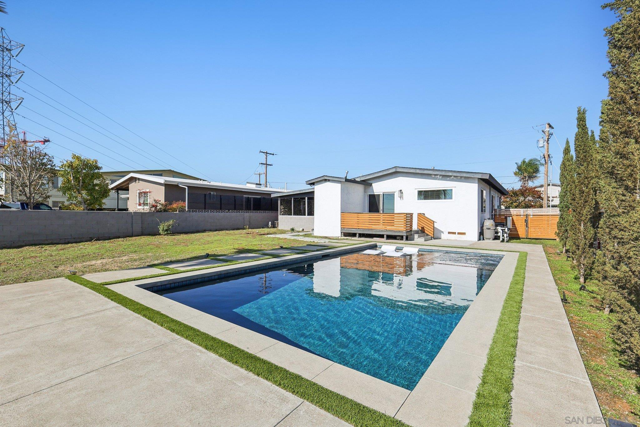 Detail Gallery Image 2 of 55 For 8321  Neva Ave, San Diego,  CA 92123 - 3 Beds | 2 Baths