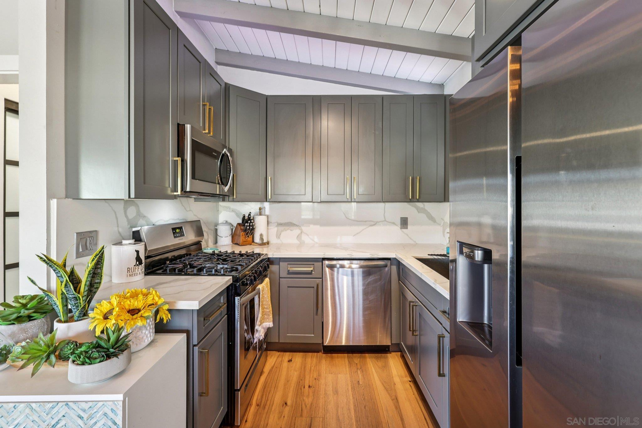 Detail Gallery Image 17 of 55 For 8321  Neva Ave, San Diego,  CA 92123 - 3 Beds | 2 Baths