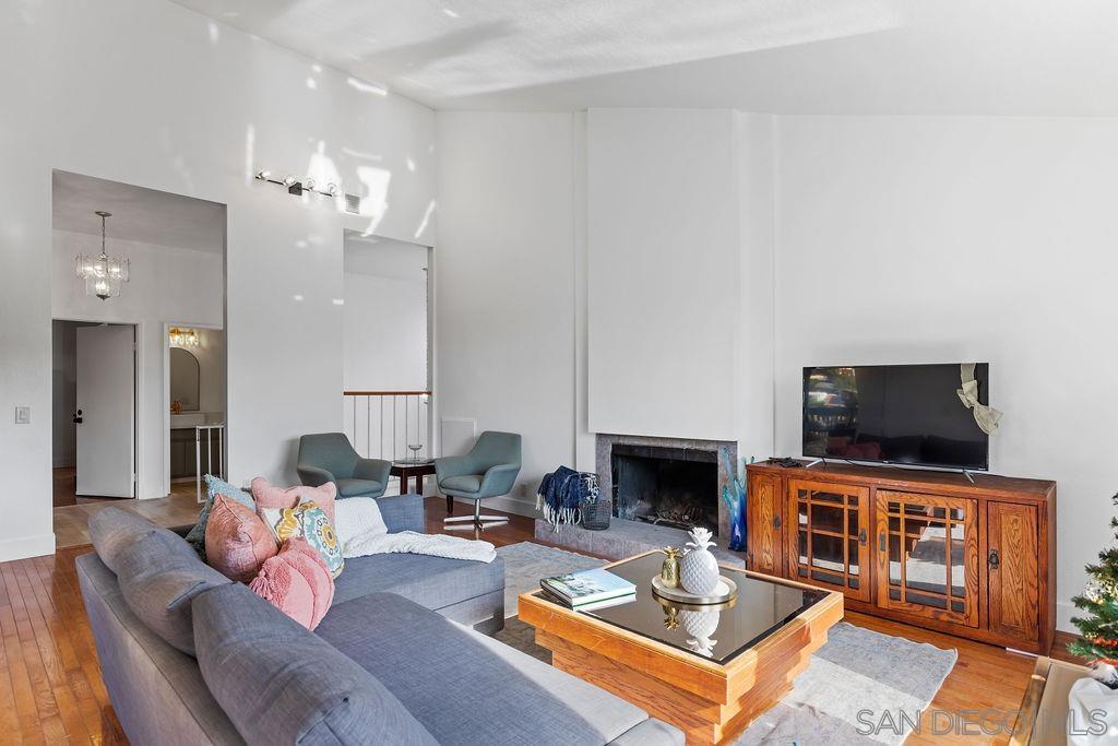 Detail Gallery Image 6 of 73 For 4339  Macronald Dr., La Mesa,  CA 91941 - 5 Beds | 5/1 Baths