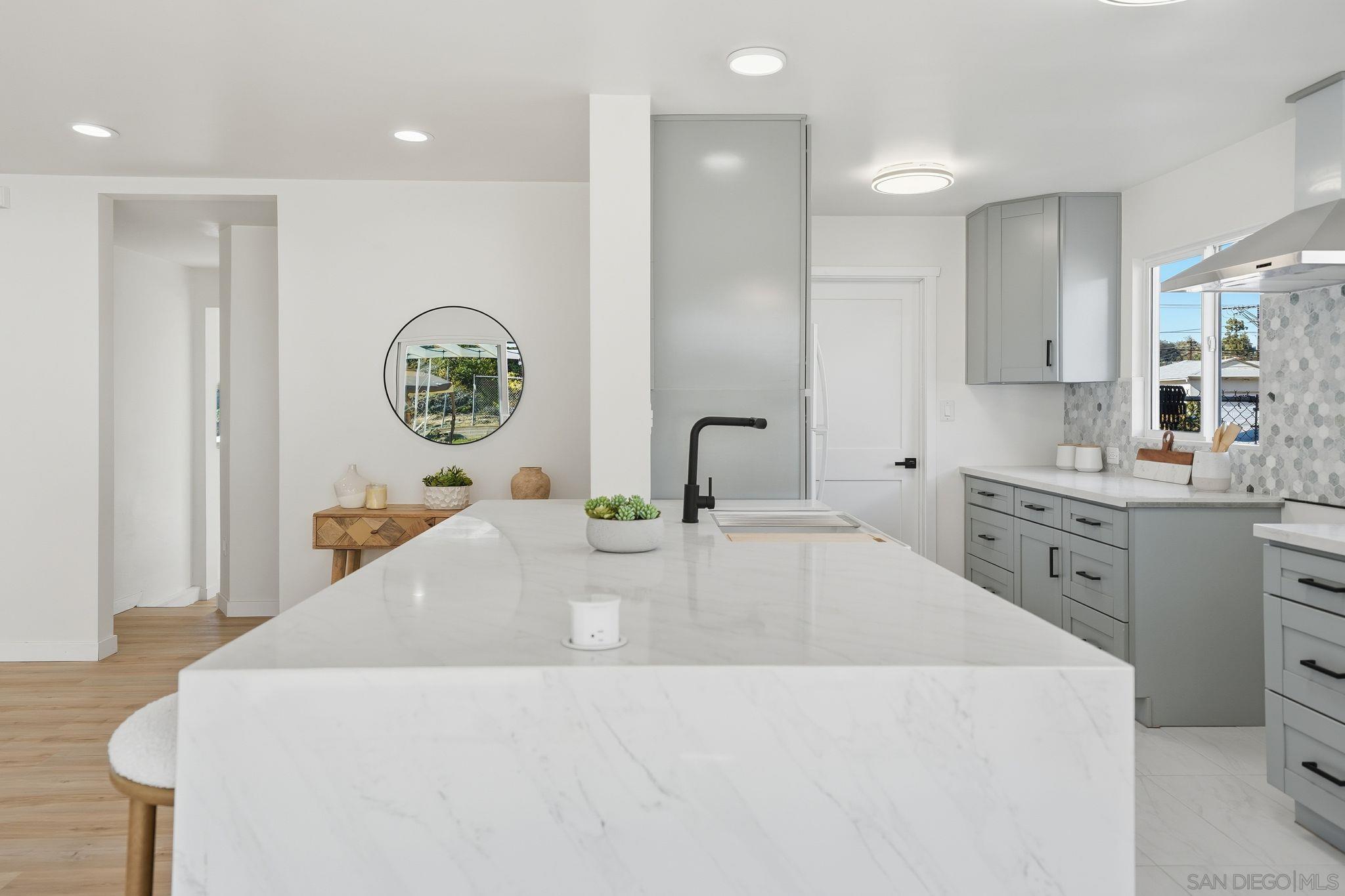 Detail Gallery Image 11 of 41 For 5875  Lake Murray Blvd, La Mesa,  CA 91942 - 4 Beds | 3 Baths