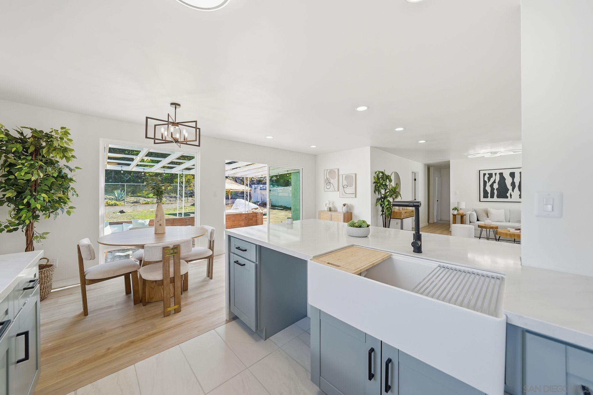 Detail Gallery Image 12 of 41 For 5875  Lake Murray Blvd, La Mesa,  CA 91942 - 4 Beds | 3 Baths