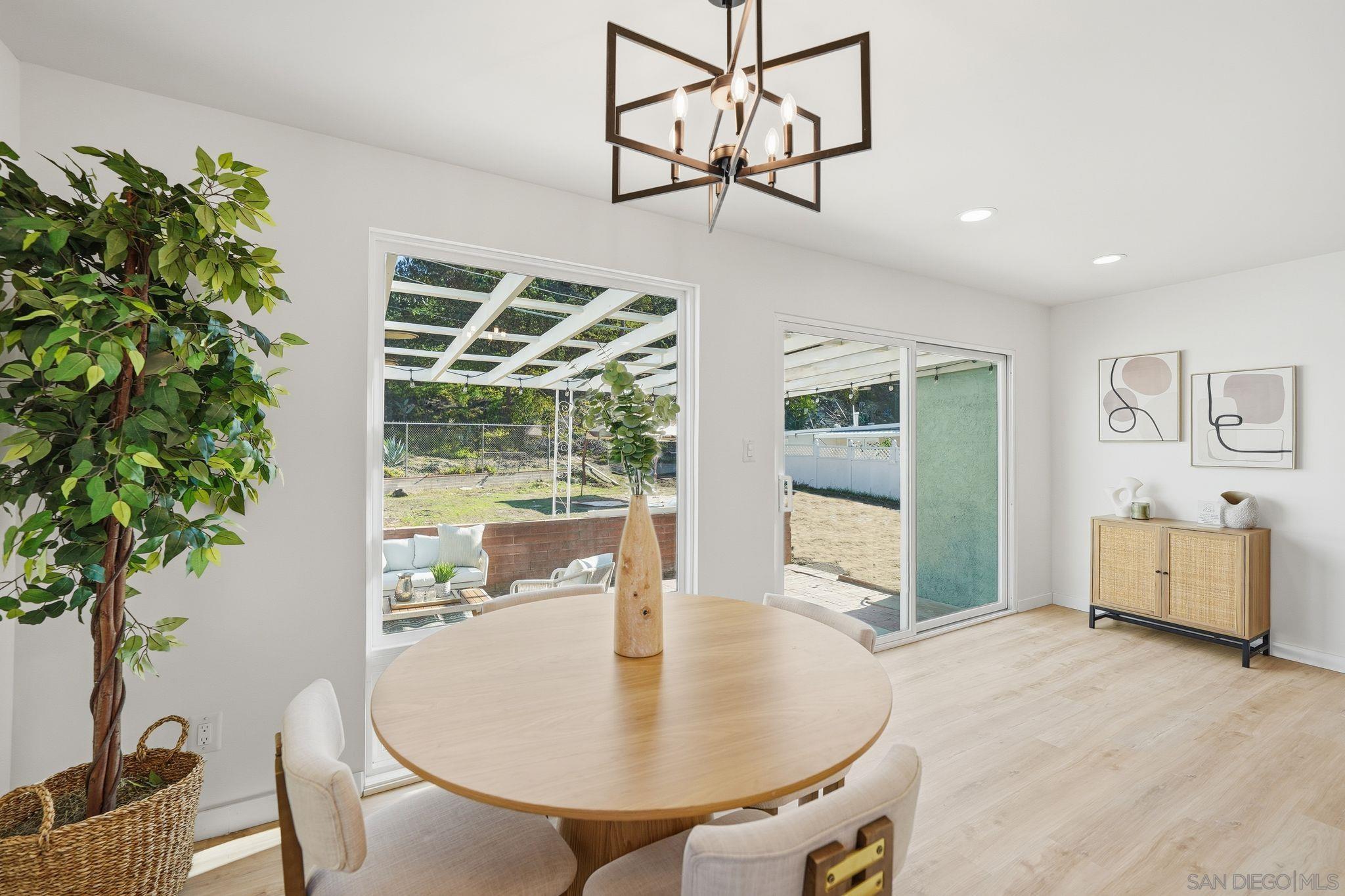 Detail Gallery Image 15 of 41 For 5875  Lake Murray Blvd, La Mesa,  CA 91942 - 4 Beds | 3 Baths