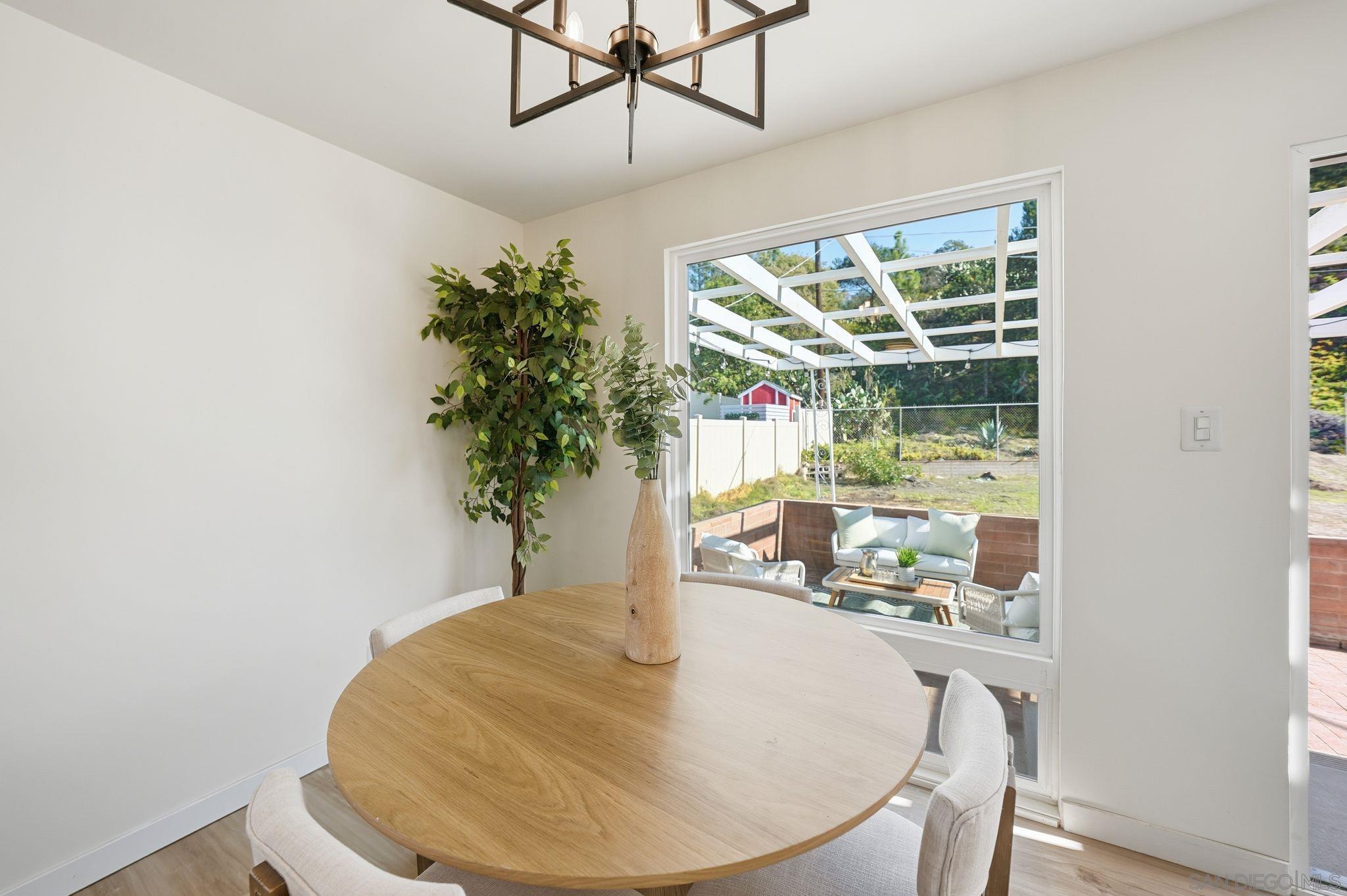 Detail Gallery Image 17 of 41 For 5875  Lake Murray Blvd, La Mesa,  CA 91942 - 4 Beds | 3 Baths