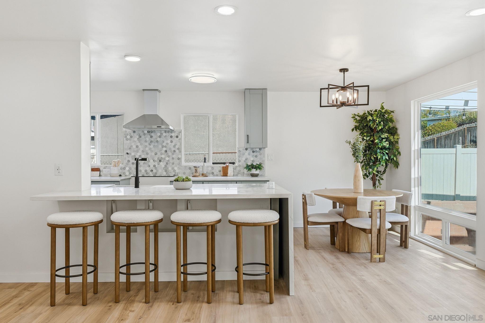 Detail Gallery Image 8 of 41 For 5875  Lake Murray Blvd, La Mesa,  CA 91942 - 4 Beds | 3 Baths