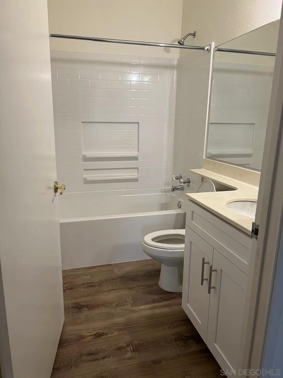 Detail Gallery Image 8 of 11 For 8658  New Salem  59, San Diego,  CA 92126 - 2 Beds | 2 Baths