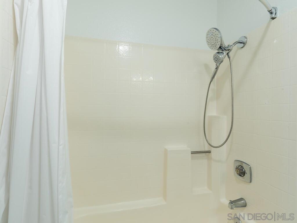 Detail Gallery Image 16 of 25 For 7087  Camino Degrazia  #141,  San Diego,  CA 92111 - 3 Beds | 2 Baths