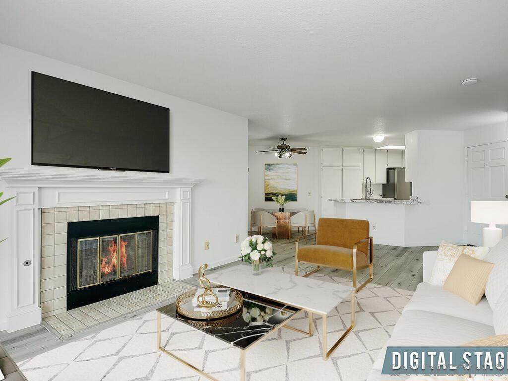 Detail Gallery Image 3 of 25 For 7087  Camino Degrazia  #141,  San Diego,  CA 92111 - 3 Beds | 2 Baths