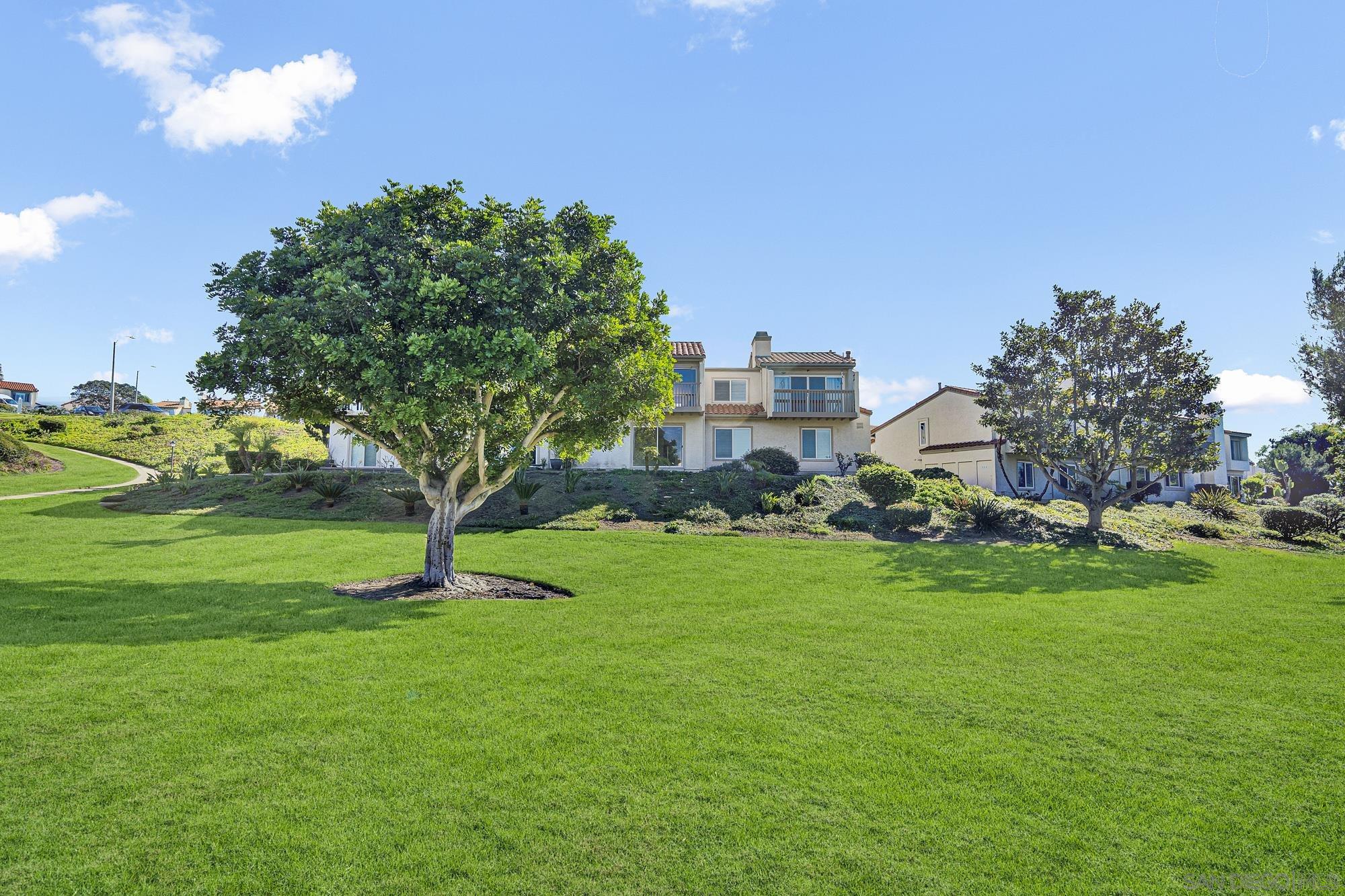 Detail Gallery Image 15 of 18 For 901  Caminito Estrada  #C,  Carlsbad,  CA 92011 - 2 Beds | 1/1 Baths