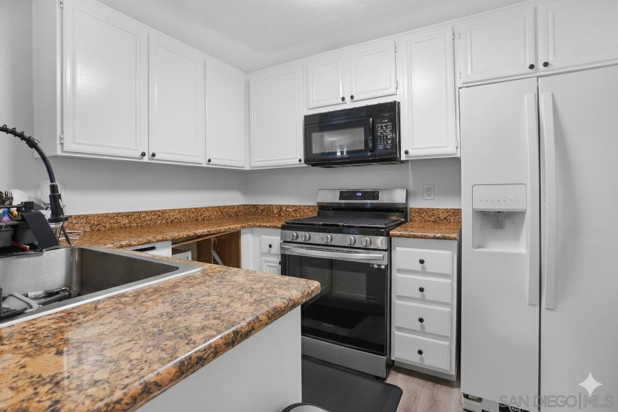 Front Image Thumbnail for SD250045049