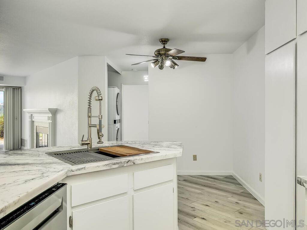 Detail Gallery Image 2 of 33 For 7087  Camino Degrazia  141, San Diego,  CA 92111 - 3 Beds | 2 Baths