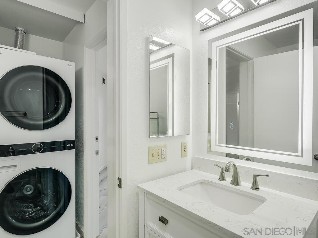 Detail Gallery Image 20 of 33 For 7087  Camino Degrazia  141, San Diego,  CA 92111 - 3 Beds | 2 Baths