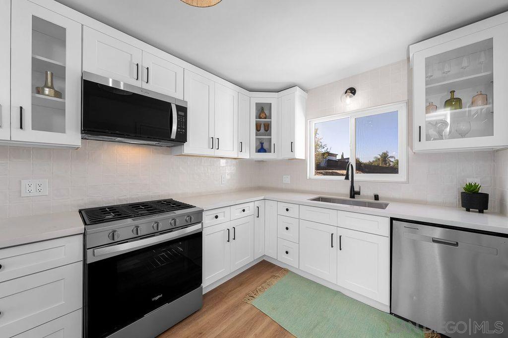 Detail Gallery Image 8 of 27 For 1225 S Citrus, Escondido,  CA 92027 - 3 Beds | 2 Baths