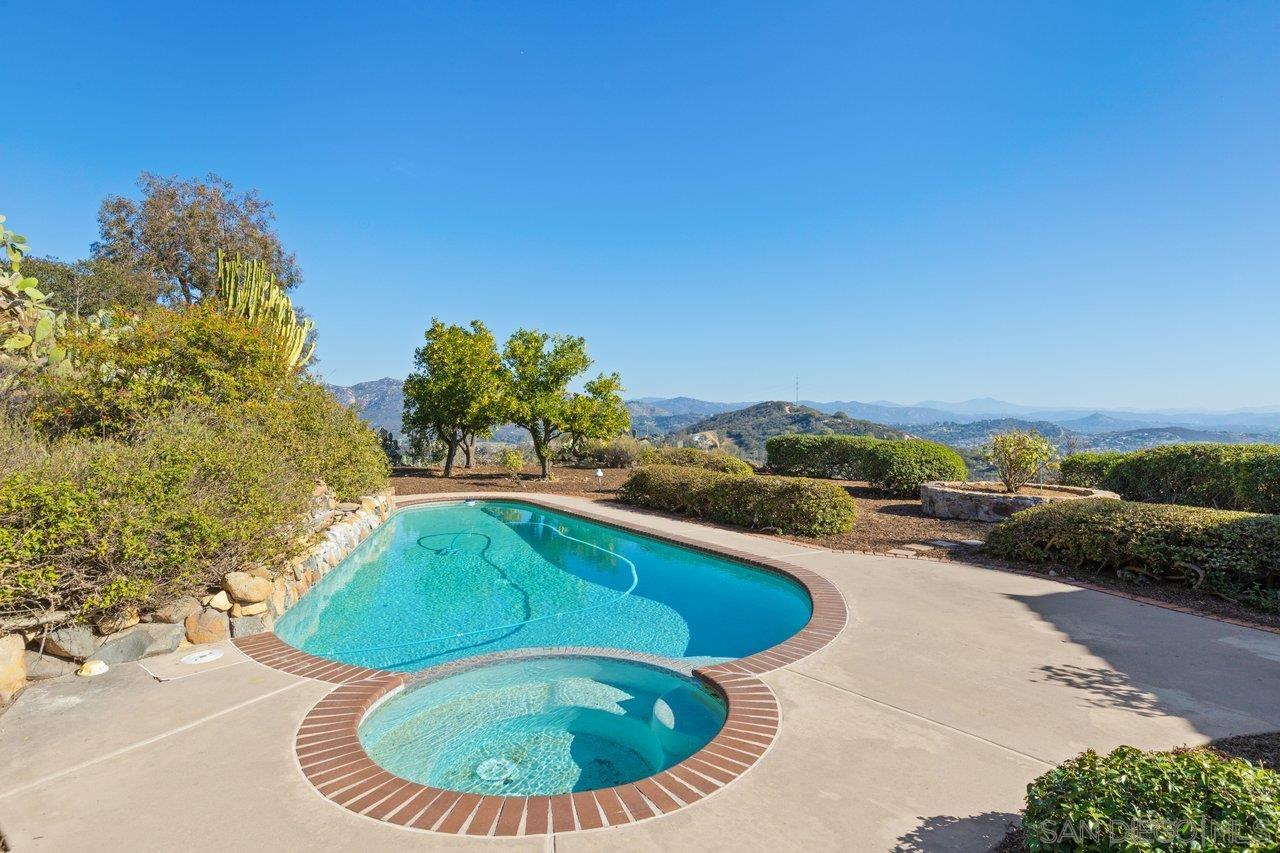 Detail Gallery Image 10 of 22 For 2169  Rockhoff Road, Escondido,  CA 92026 - 3 Beds | 2 Baths