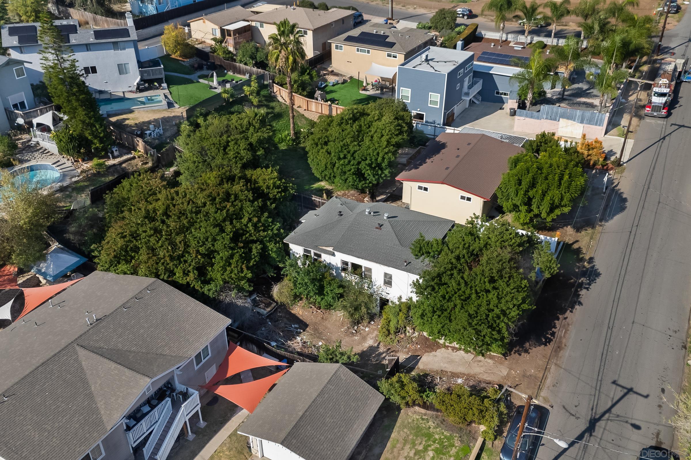 Detail Gallery Image 2 of 10 For 2240-42  El Prado Avenue, Lemon Grove,  CA 91945 - 3 Beds | 2 Baths