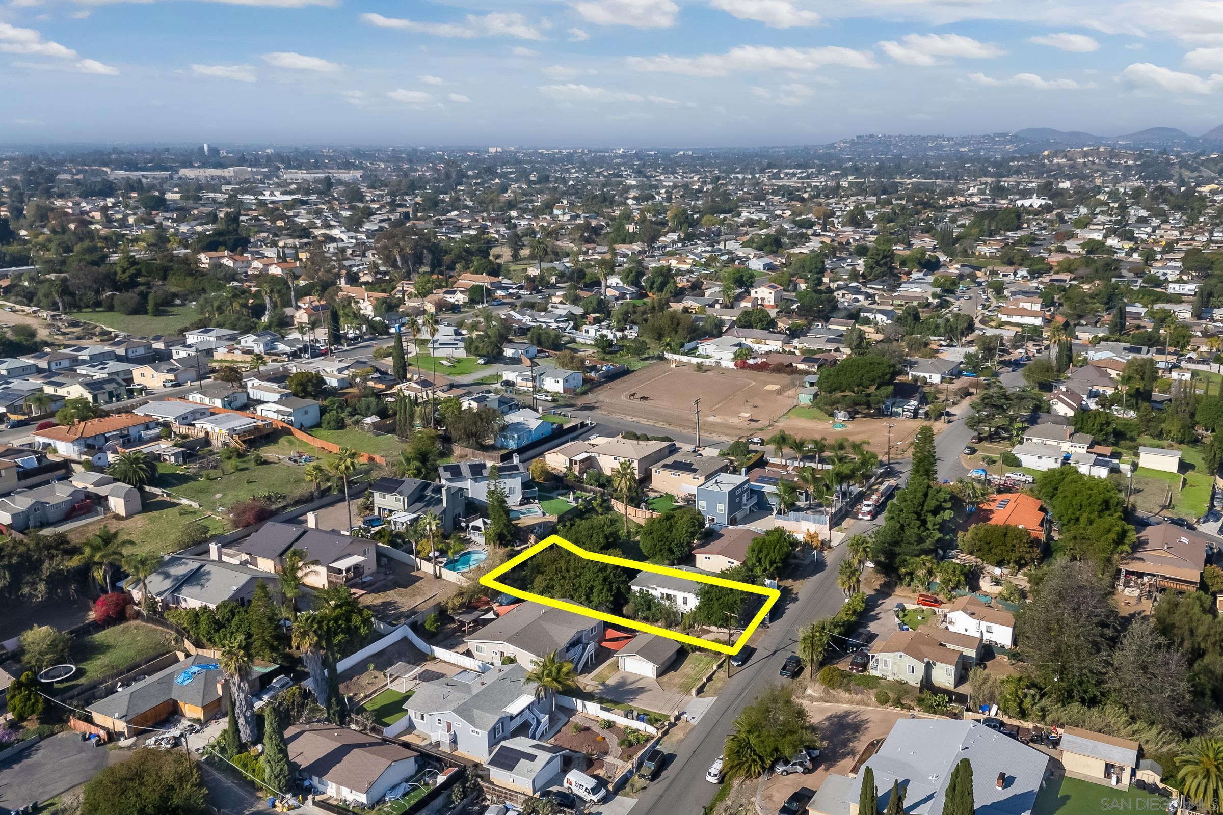 Detail Gallery Image 6 of 10 For 2240-42  El Prado Avenue, Lemon Grove,  CA 91945 - 3 Beds | 2 Baths