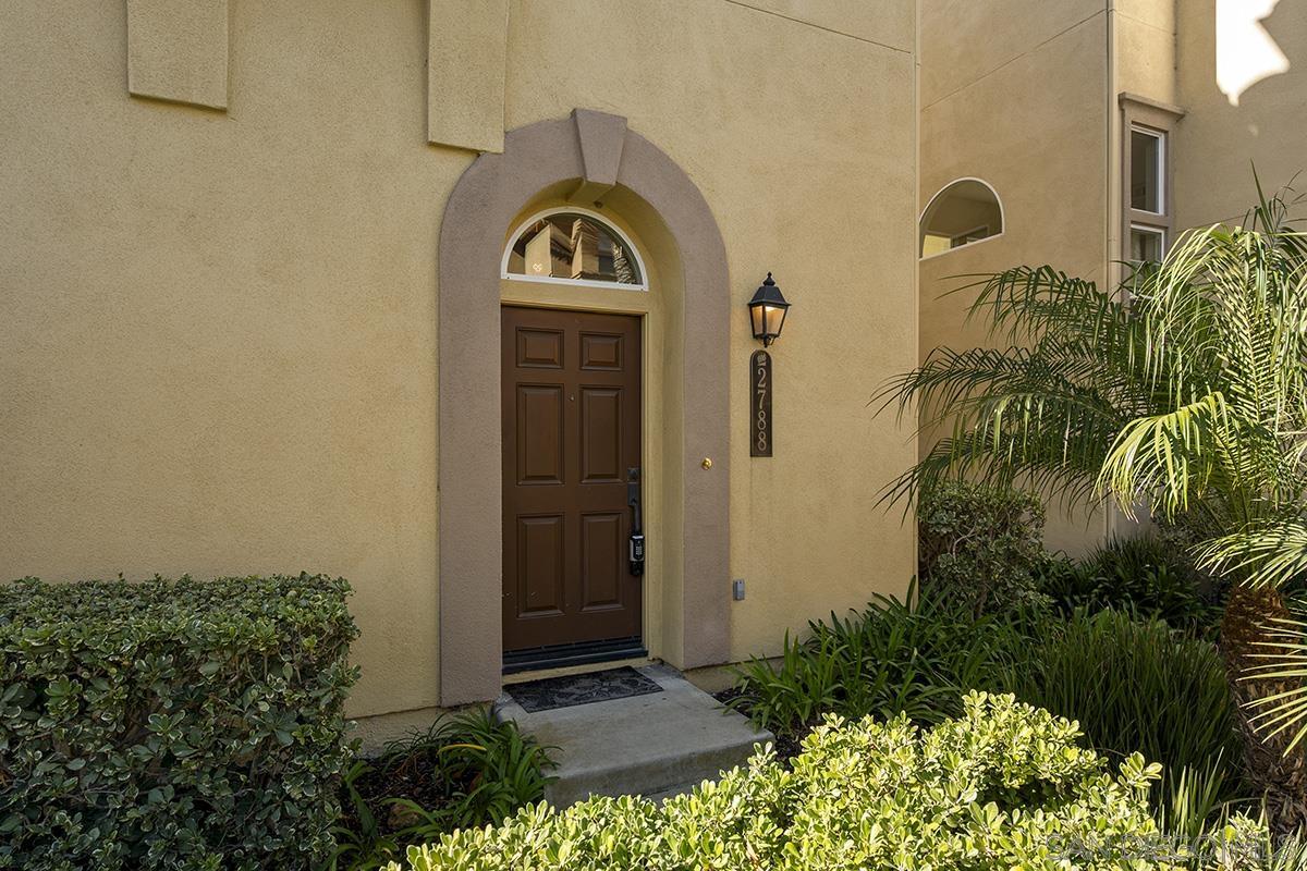 Detail Gallery Image 2 of 57 For 2788  Villas Way, San Diego,  CA 92108 - 2 Beds | 2/1 Baths