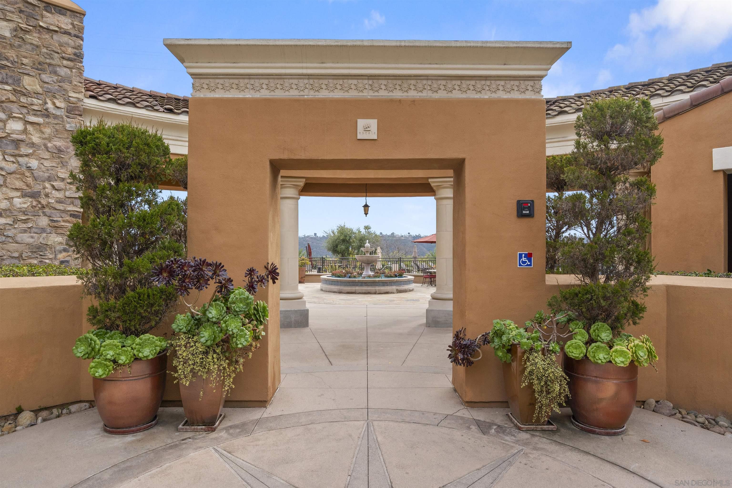 Detail Gallery Image 22 of 45 For 2788  Villas Way, San Diego,  CA 92108 - 2 Beds | 2/1 Baths