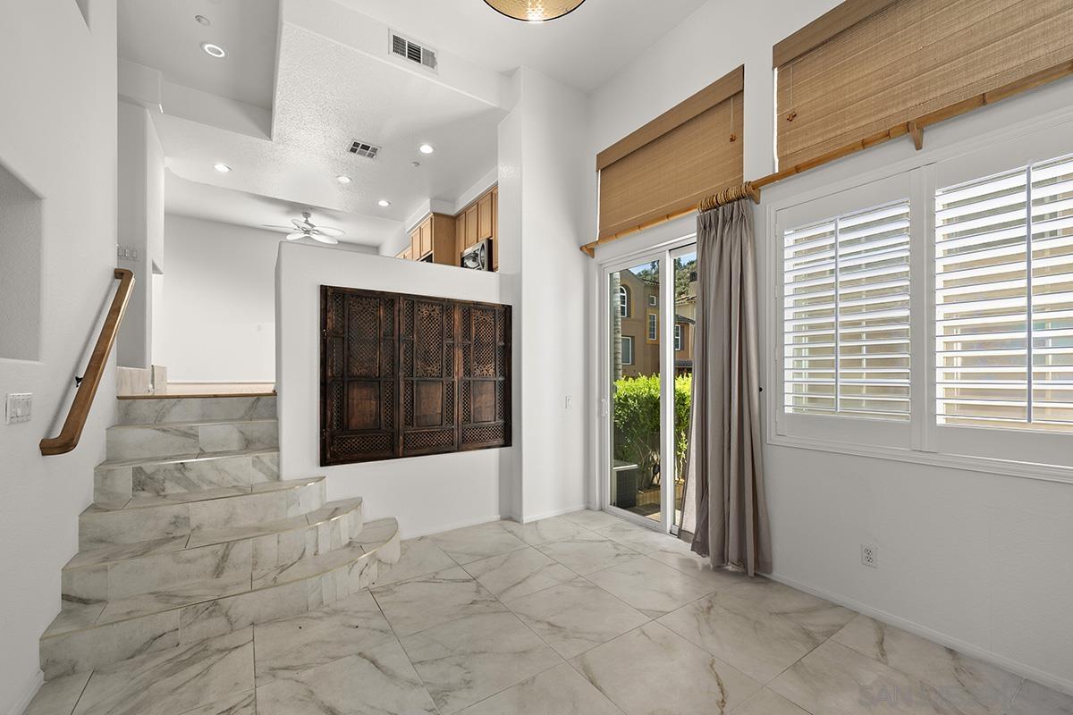 Detail Gallery Image 4 of 57 For 2788  Villas Way, San Diego,  CA 92108 - 2 Beds | 2/1 Baths