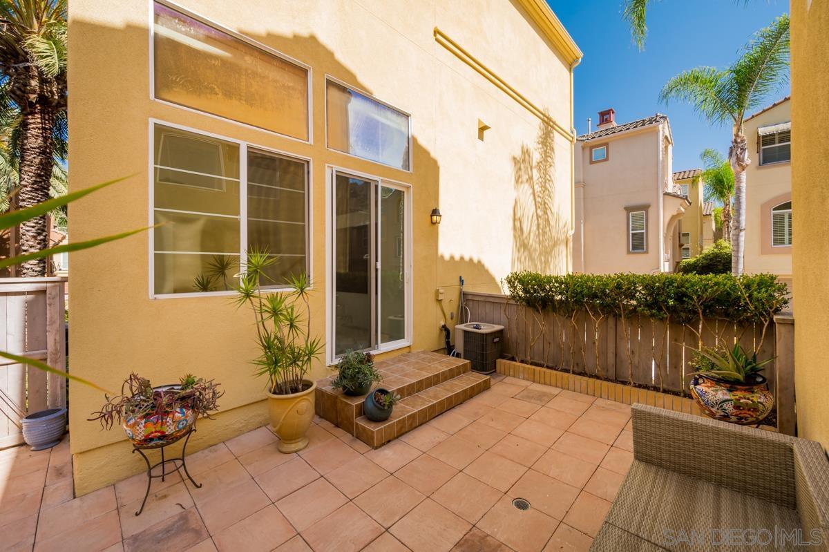 Detail Gallery Image 5 of 57 For 2788  Villas Way, San Diego,  CA 92108 - 2 Beds | 2/1 Baths