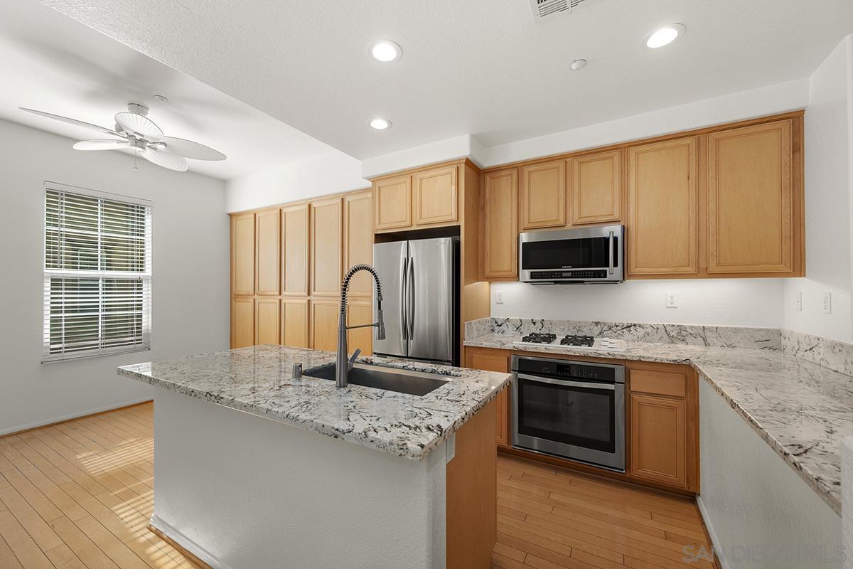 Detail Gallery Image 7 of 57 For 2788  Villas Way, San Diego,  CA 92108 - 2 Beds | 2/1 Baths