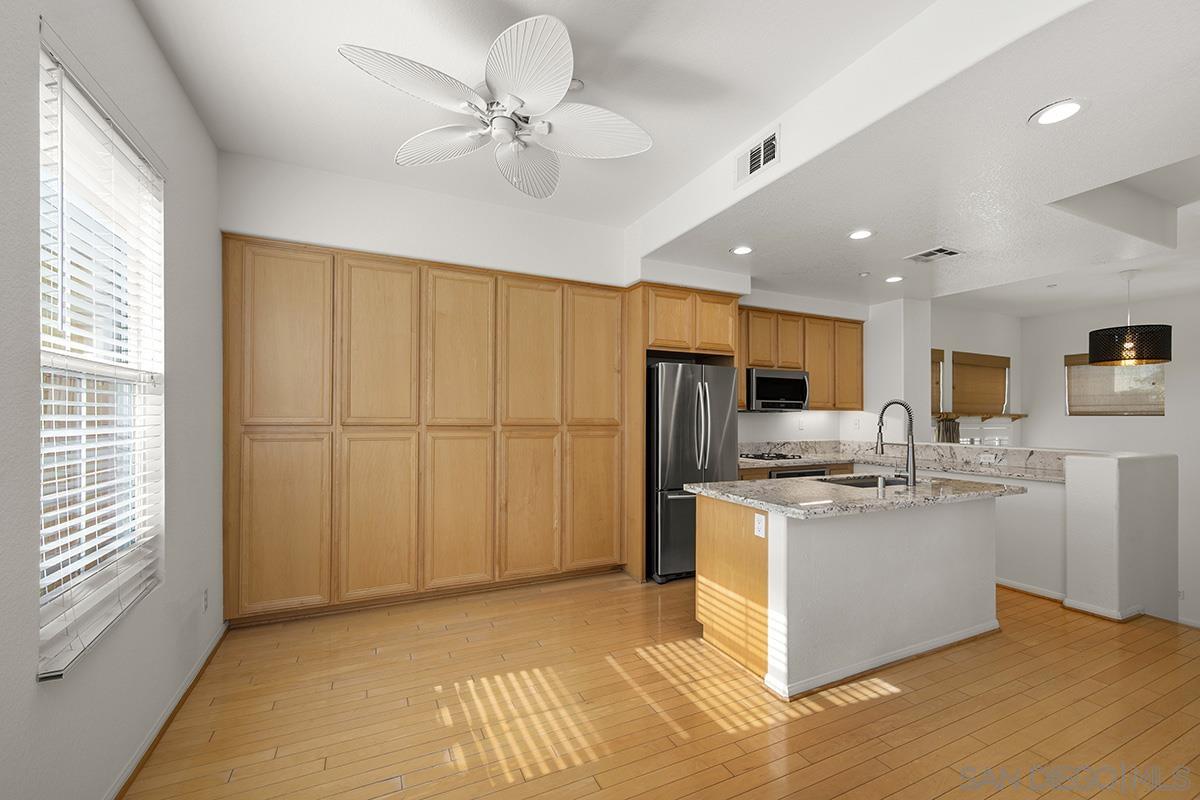 Detail Gallery Image 9 of 57 For 2788  Villas Way, San Diego,  CA 92108 - 2 Beds | 2/1 Baths