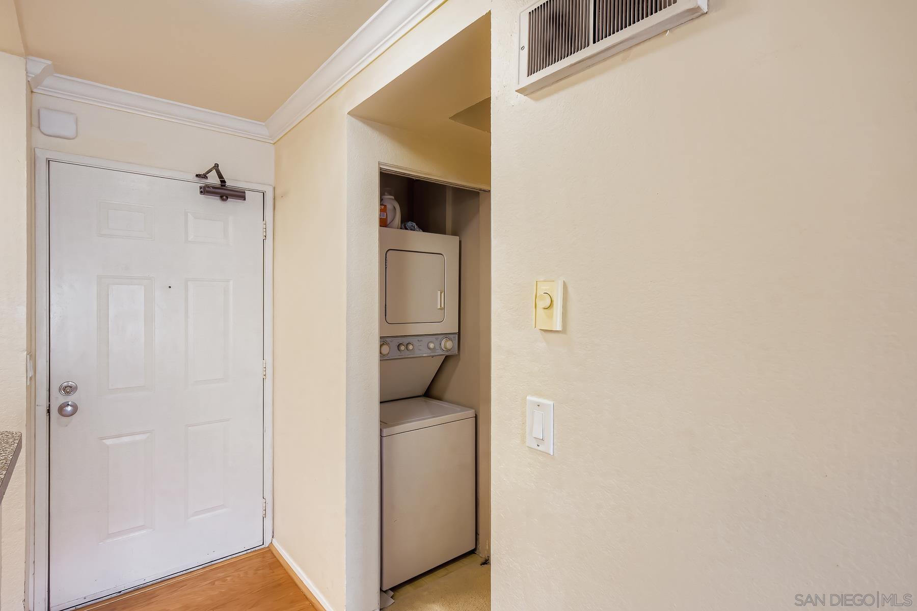 Detail Gallery Image 14 of 18 For 8889  Caminito Plaza Centro  #7327,  San Diego,  CA 92122 - 1 Beds | 1 Baths