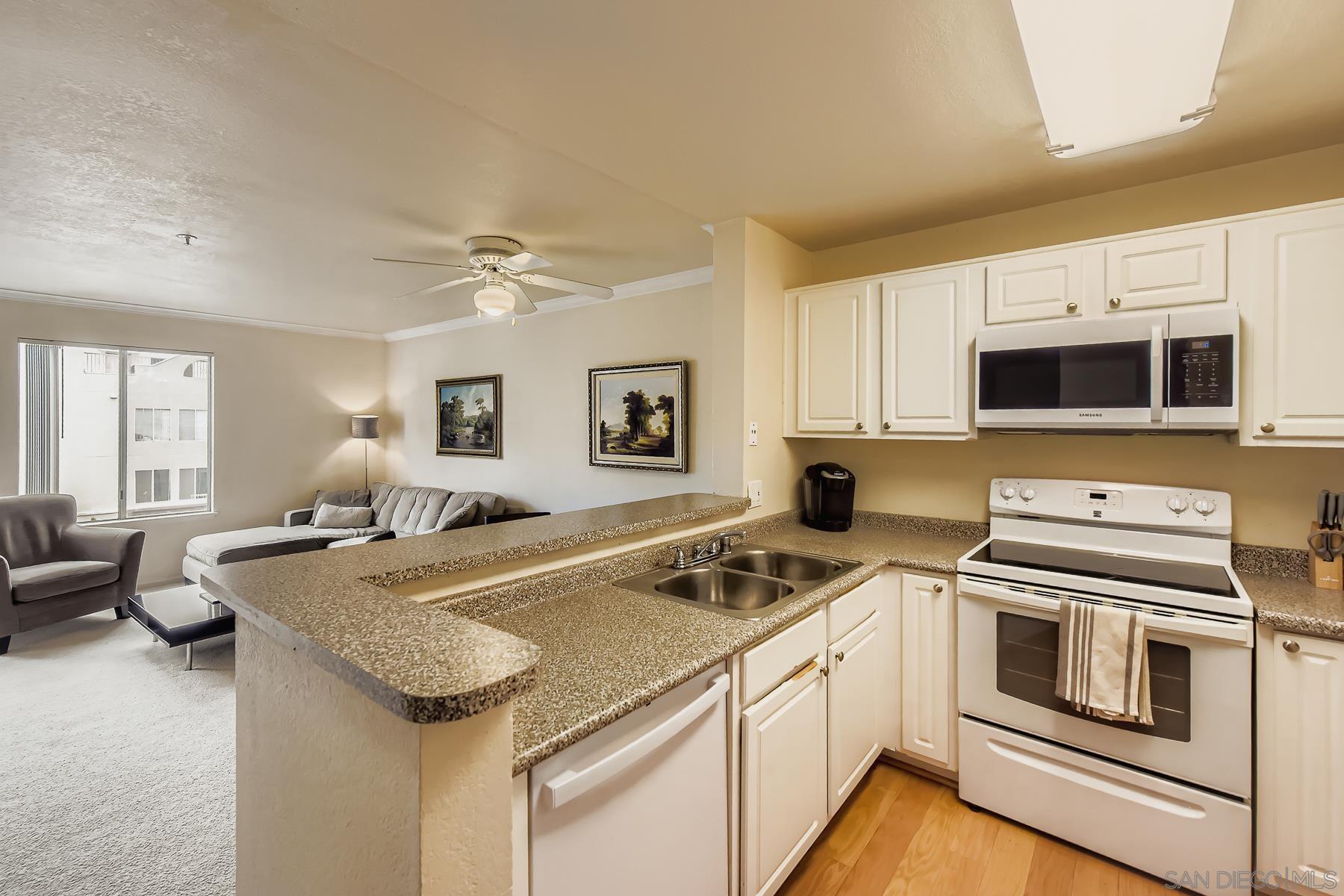 Detail Gallery Image 15 of 21 For 8889  Caminito Plaza Centro  #7327,  San Diego,  CA 92122 - 1 Beds | 1 Baths