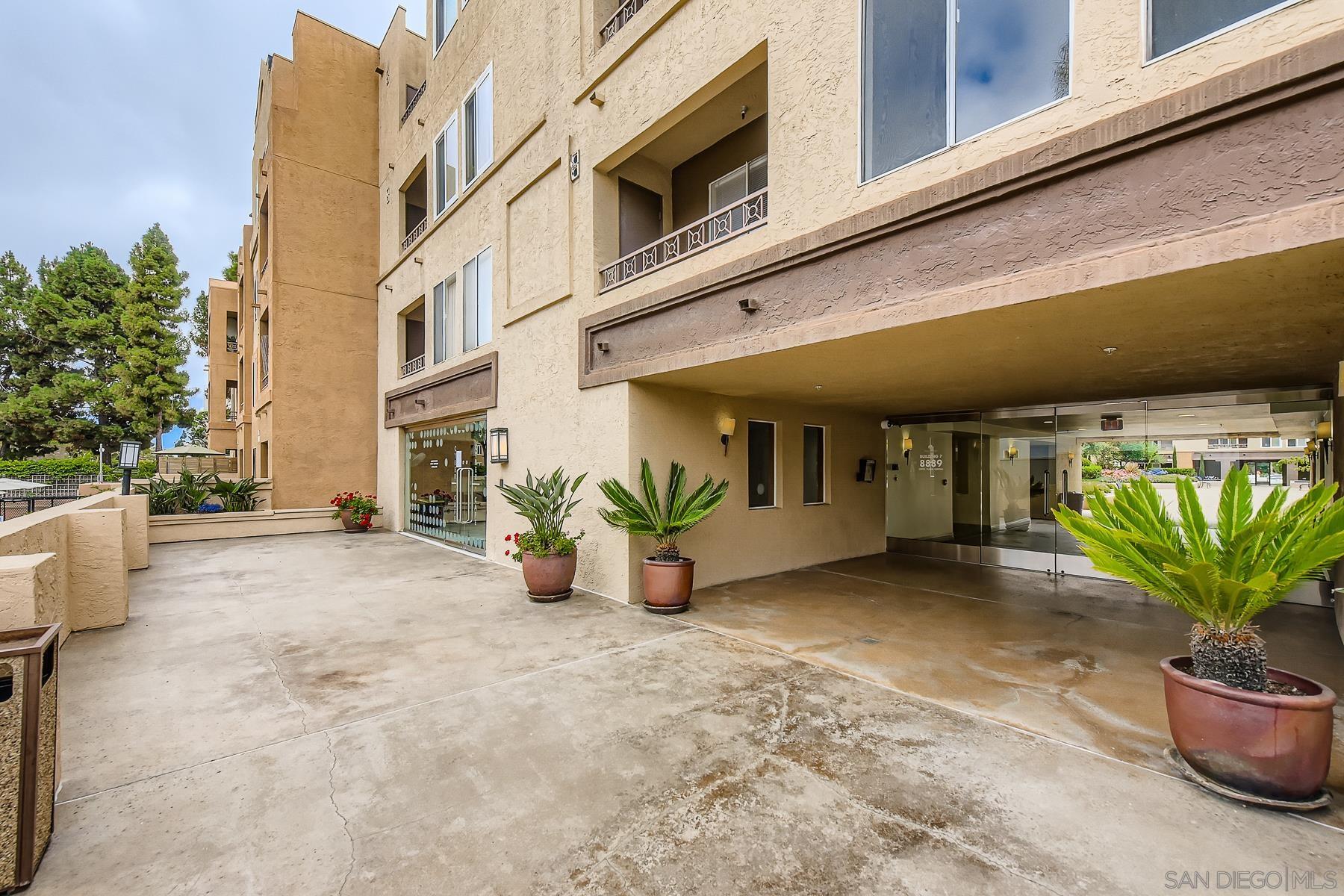 Detail Gallery Image 6 of 18 For 8889  Caminito Plaza Centro  #7327,  San Diego,  CA 92122 - 1 Beds | 1 Baths