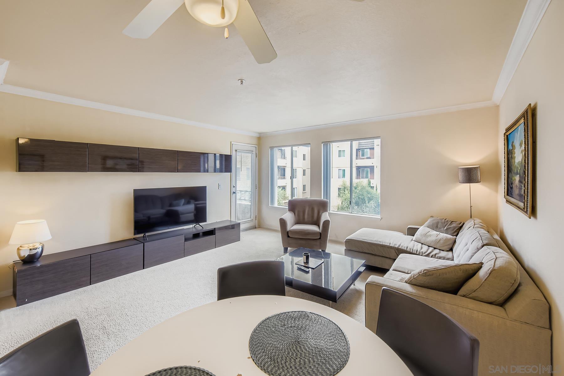 Detail Gallery Image 6 of 21 For 8889  Caminito Plaza Centro  #7327,  San Diego,  CA 92122 - 1 Beds | 1 Baths