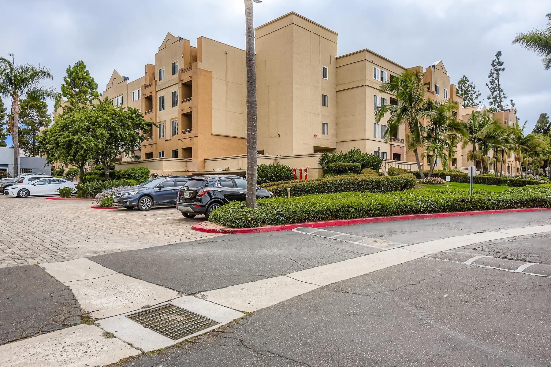 Detail Gallery Image 7 of 18 For 8889  Caminito Plaza Centro  #7327,  San Diego,  CA 92122 - 1 Beds | 1 Baths