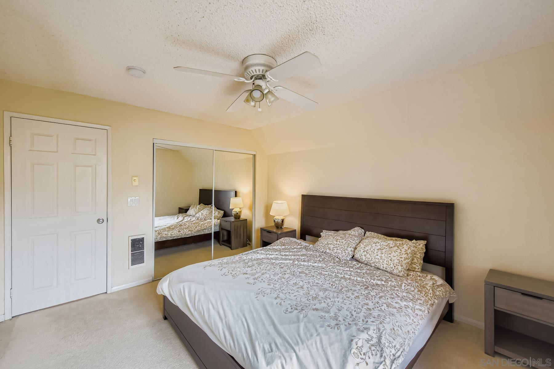 Detail Gallery Image 10 of 21 For 8889  Caminito Plaza Centro  #7327,  San Diego,  CA 92122 - 1 Beds | 1 Baths