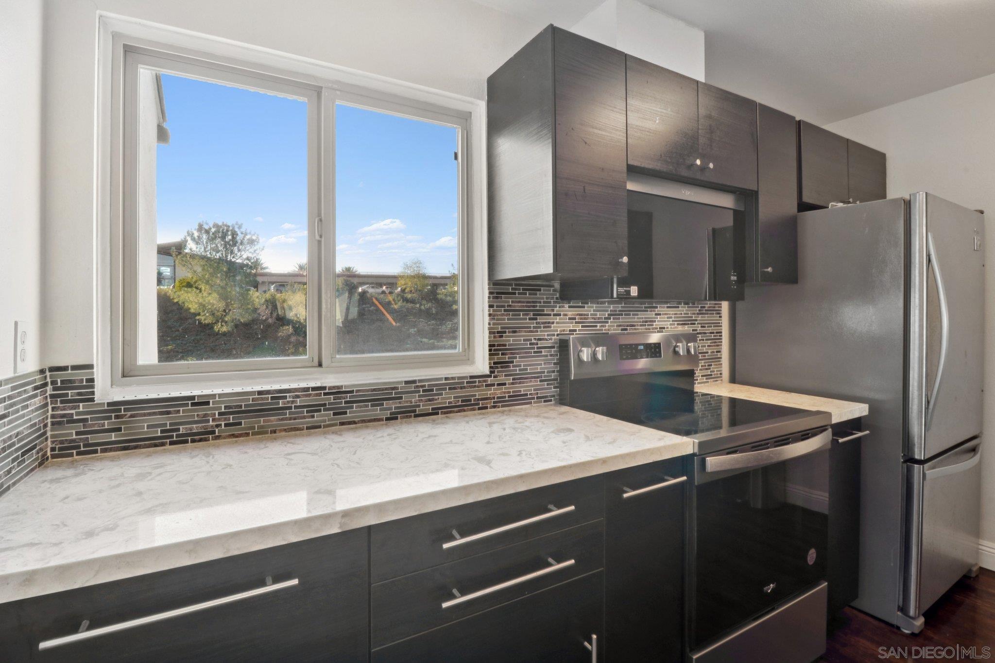 Detail Gallery Image 12 of 26 For 4186  Mount Alifan  #J,  San Diego,  CA 92111 - 2 Beds | 2 Baths