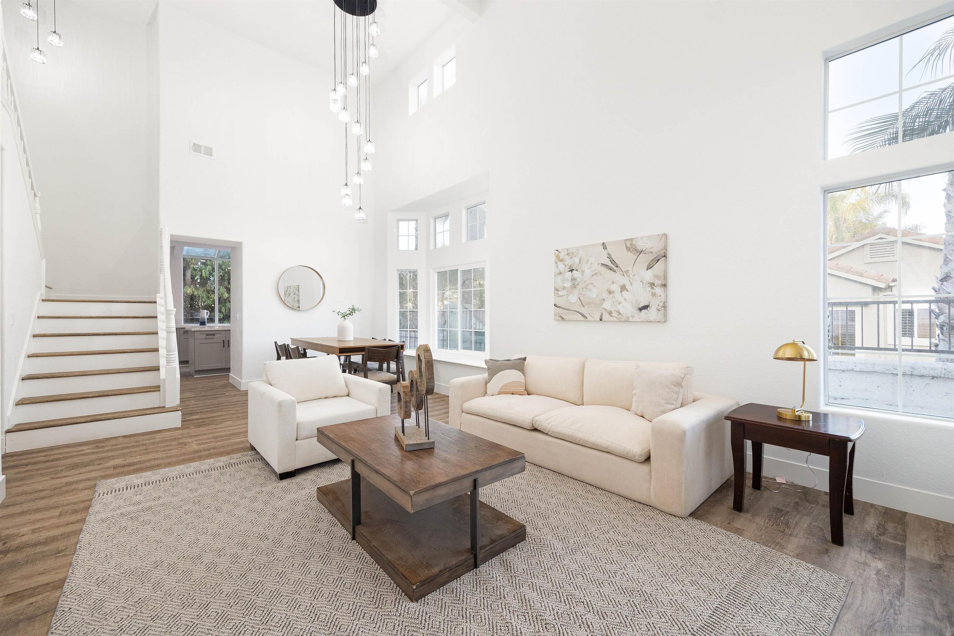 Detail Gallery Image 3 of 37 For 2318  via Villegas, Carlsbad,  CA 92009 - 5 Beds | 3 Baths