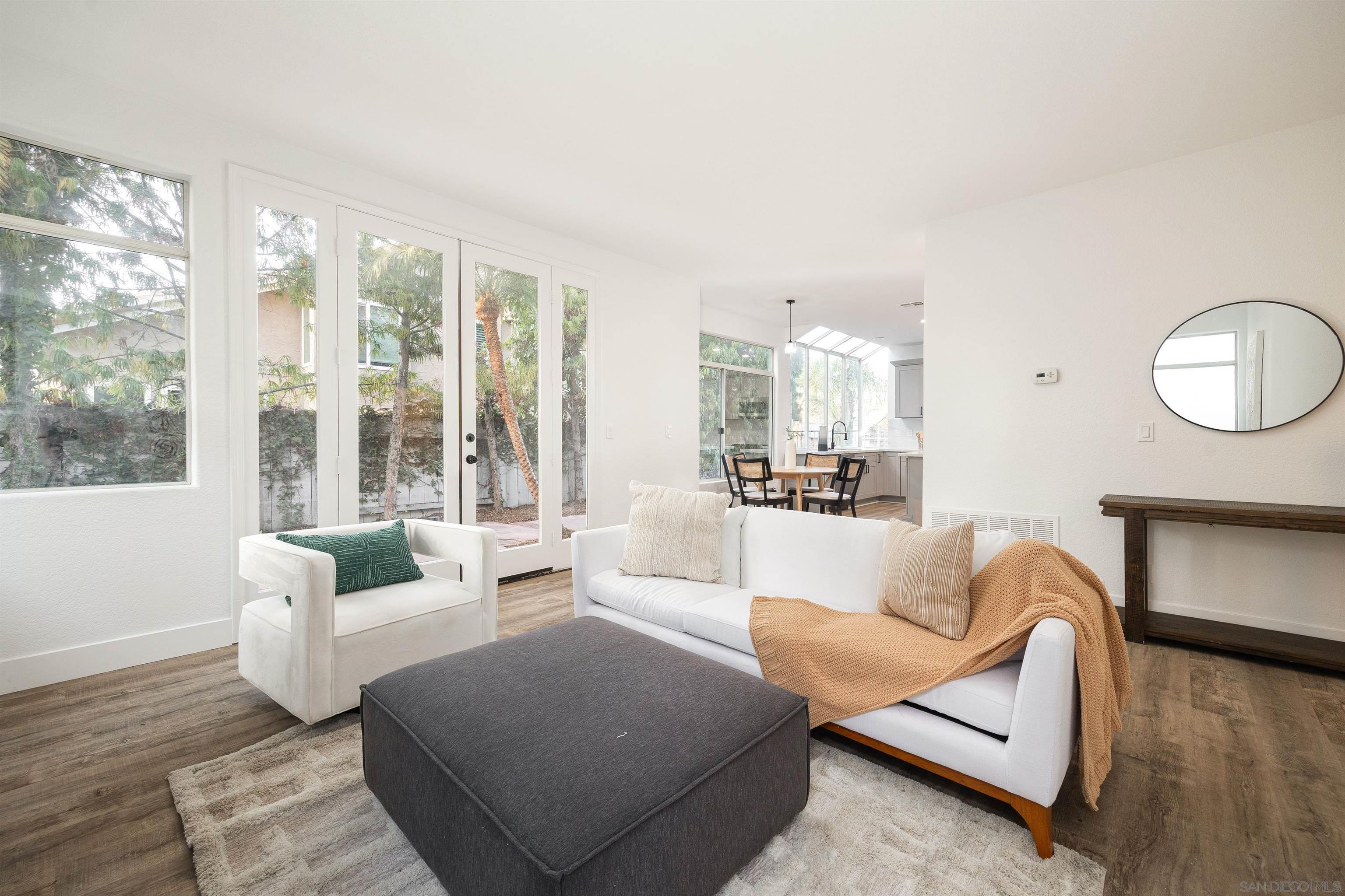 Detail Gallery Image 9 of 37 For 2318  via Villegas, Carlsbad,  CA 92009 - 5 Beds | 3 Baths