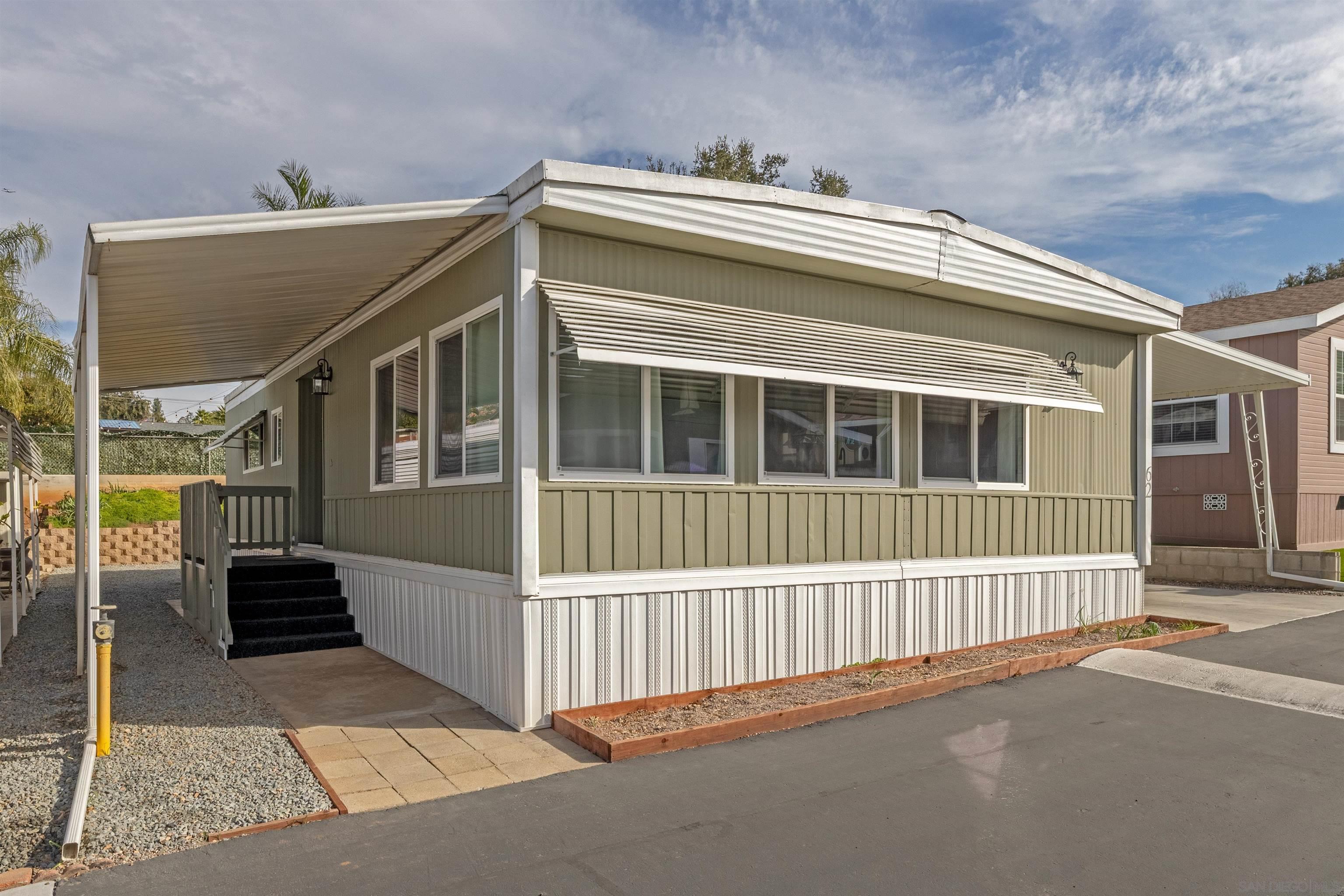 Detail Gallery Image 2 of 24 For 1351  Pepper Dr  62, El Cajon,  CA 92021 - 2 Beds | 2 Baths