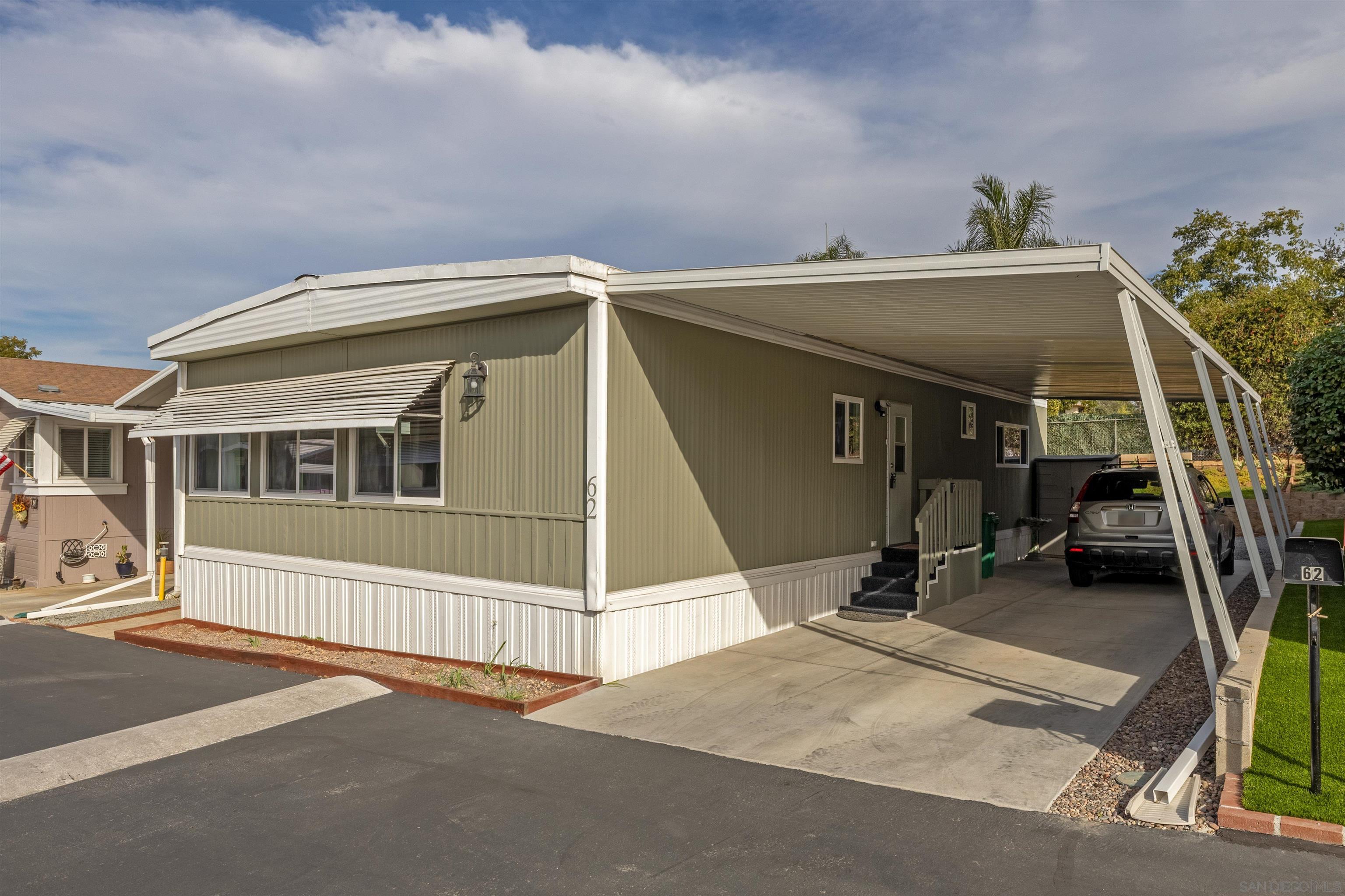 Detail Gallery Image 3 of 24 For 1351  Pepper Dr  62, El Cajon,  CA 92021 - 2 Beds | 2 Baths