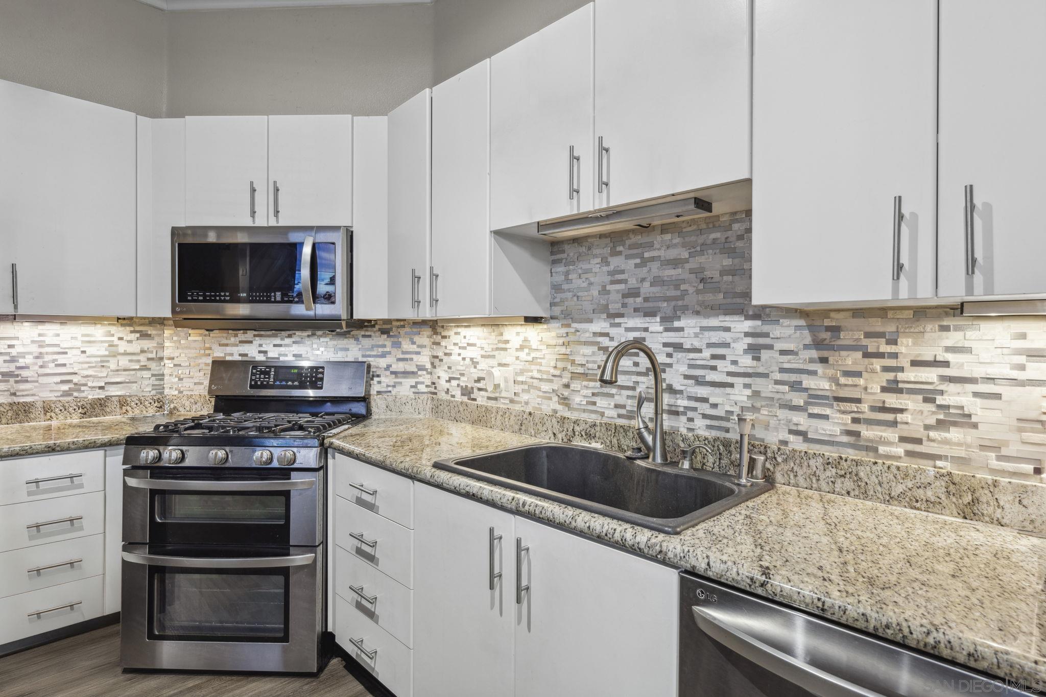 Detail Gallery Image 10 of 26 For 1400  Broadway  #1101,  San Diego,  CA 92101 - 2 Beds | 2 Baths