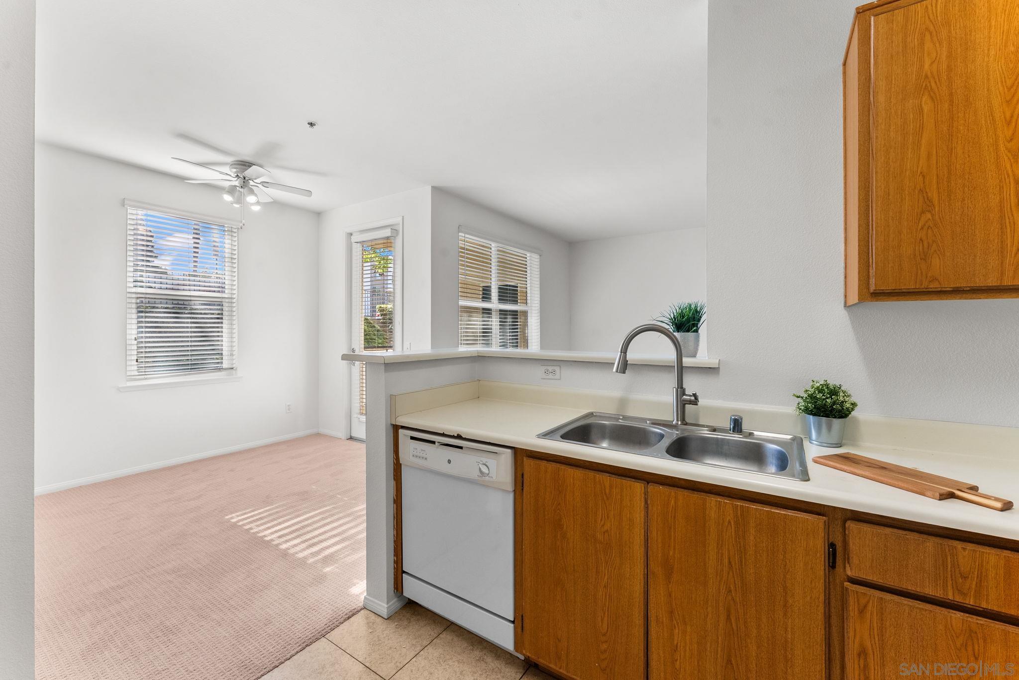 Detail Gallery Image 8 of 37 For 1441  Santa Lucia Rd  #615,  Chula Vista,  CA 91913 - 2 Beds | 2 Baths