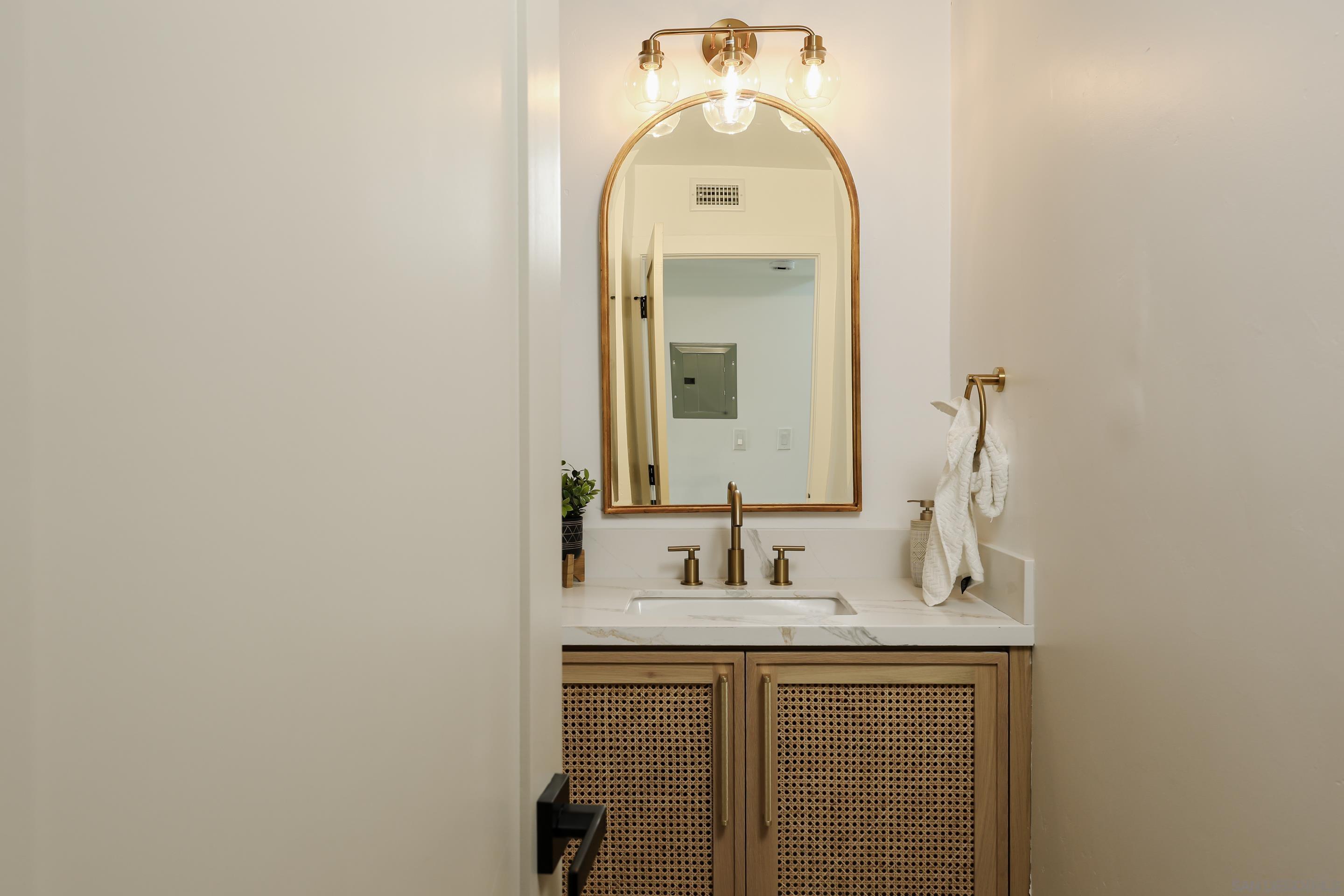 Detail Gallery Image 25 of 70 For 2861  Brant St., San Diego,  CA 92103 - 3 Beds | 3 Baths