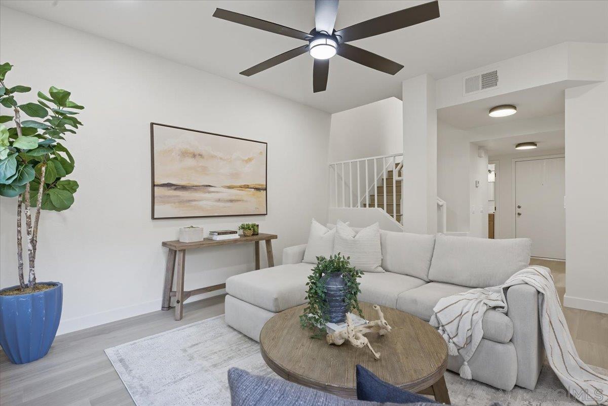 Front Image Thumbnail for SD250045074