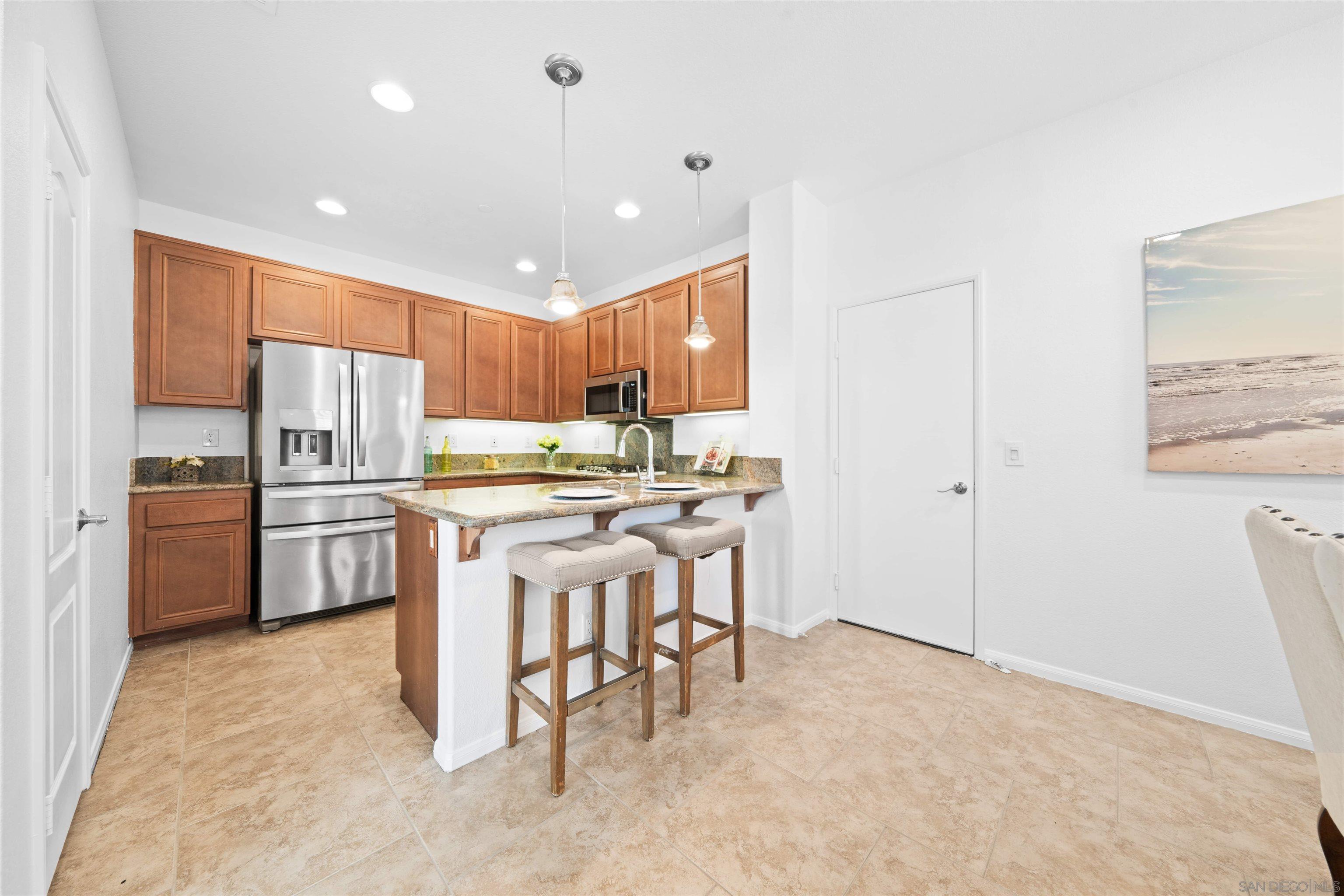 Detail Gallery Image 12 of 44 For 13055  Alora Pt, San Diego,  CA 92130 - 3 Beds | 2/1 Baths