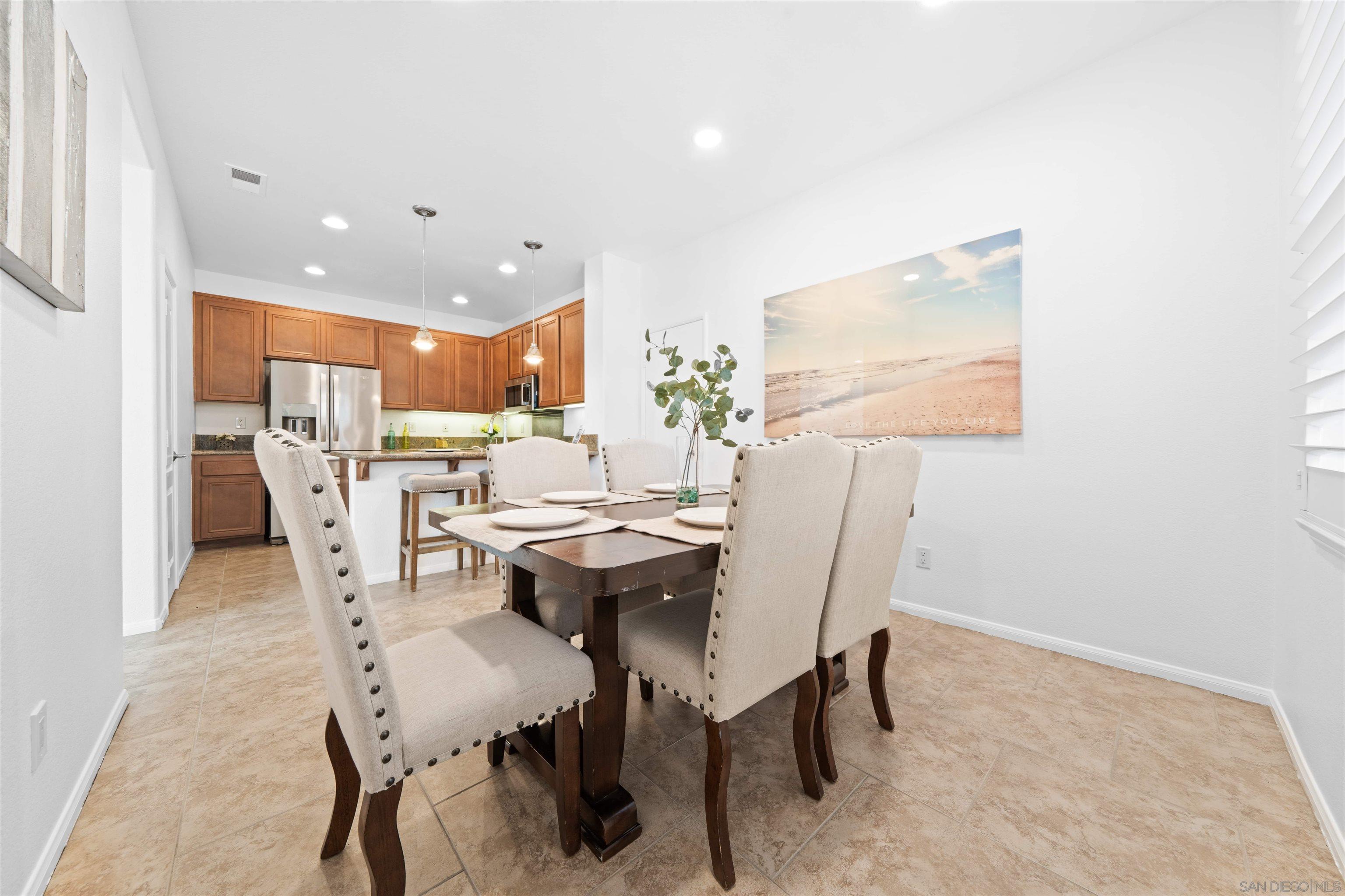 Detail Gallery Image 18 of 44 For 13055  Alora Pt, San Diego,  CA 92130 - 3 Beds | 2/1 Baths