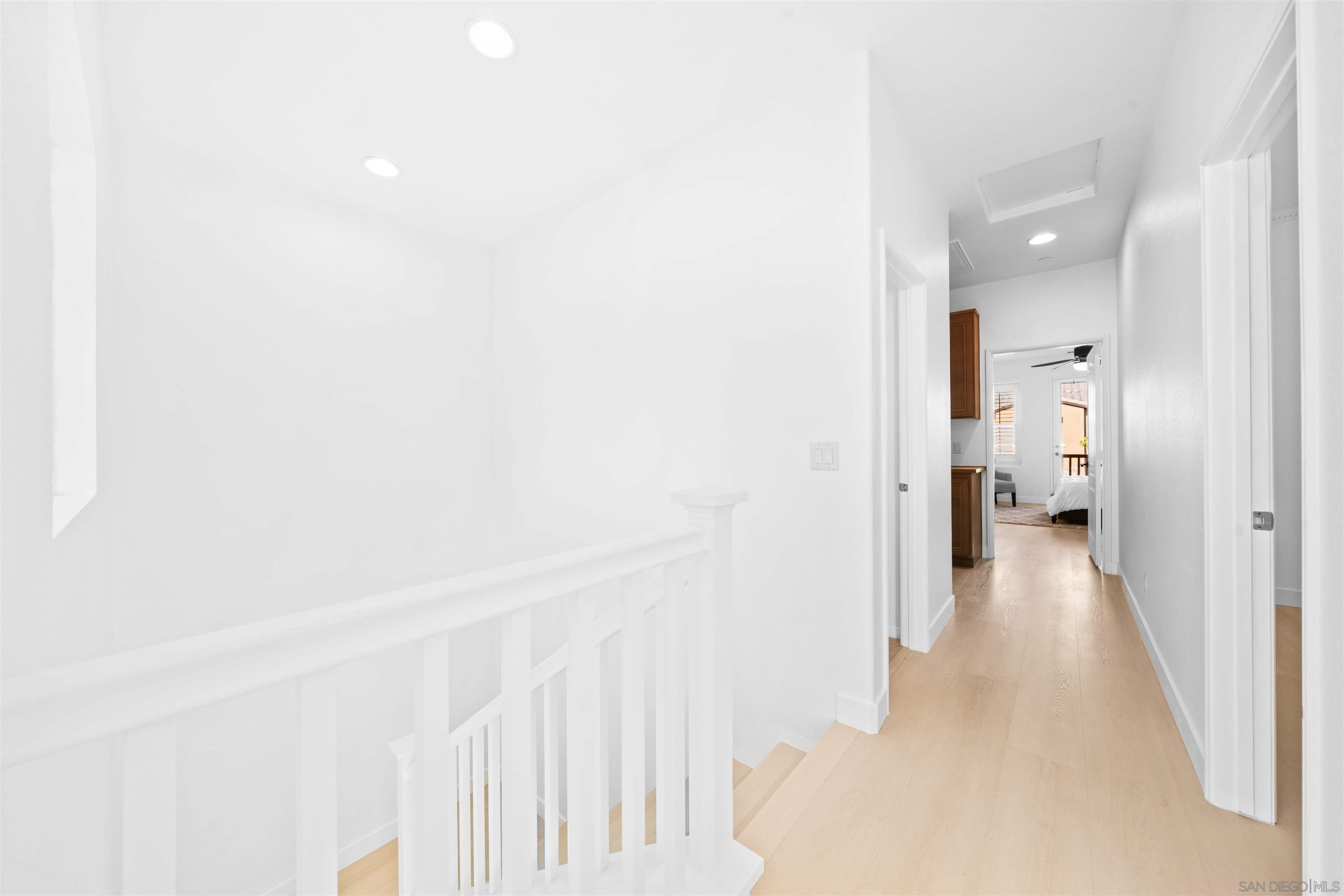 Detail Gallery Image 19 of 44 For 13055  Alora Pt, San Diego,  CA 92130 - 3 Beds | 2/1 Baths