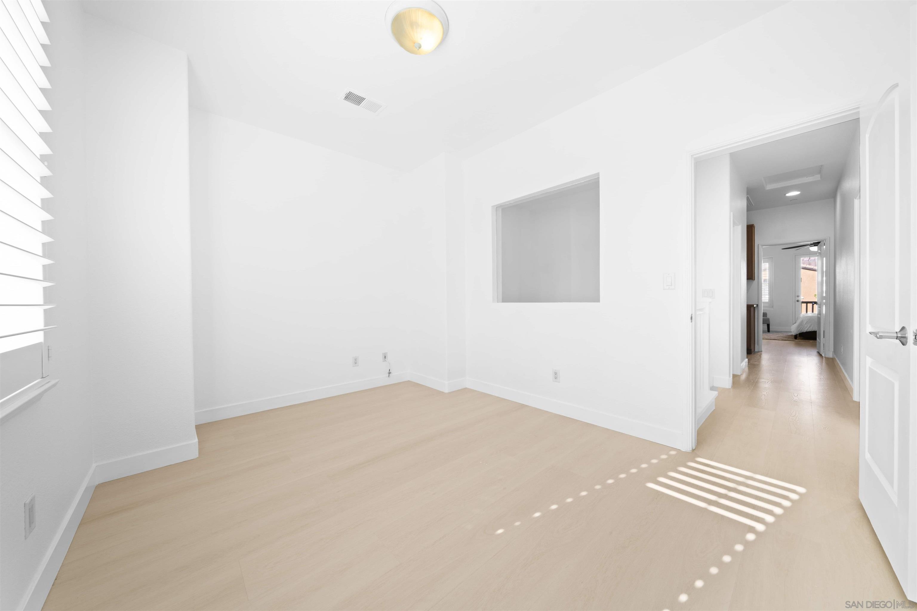 Detail Gallery Image 22 of 44 For 13055  Alora Pt, San Diego,  CA 92130 - 3 Beds | 2/1 Baths