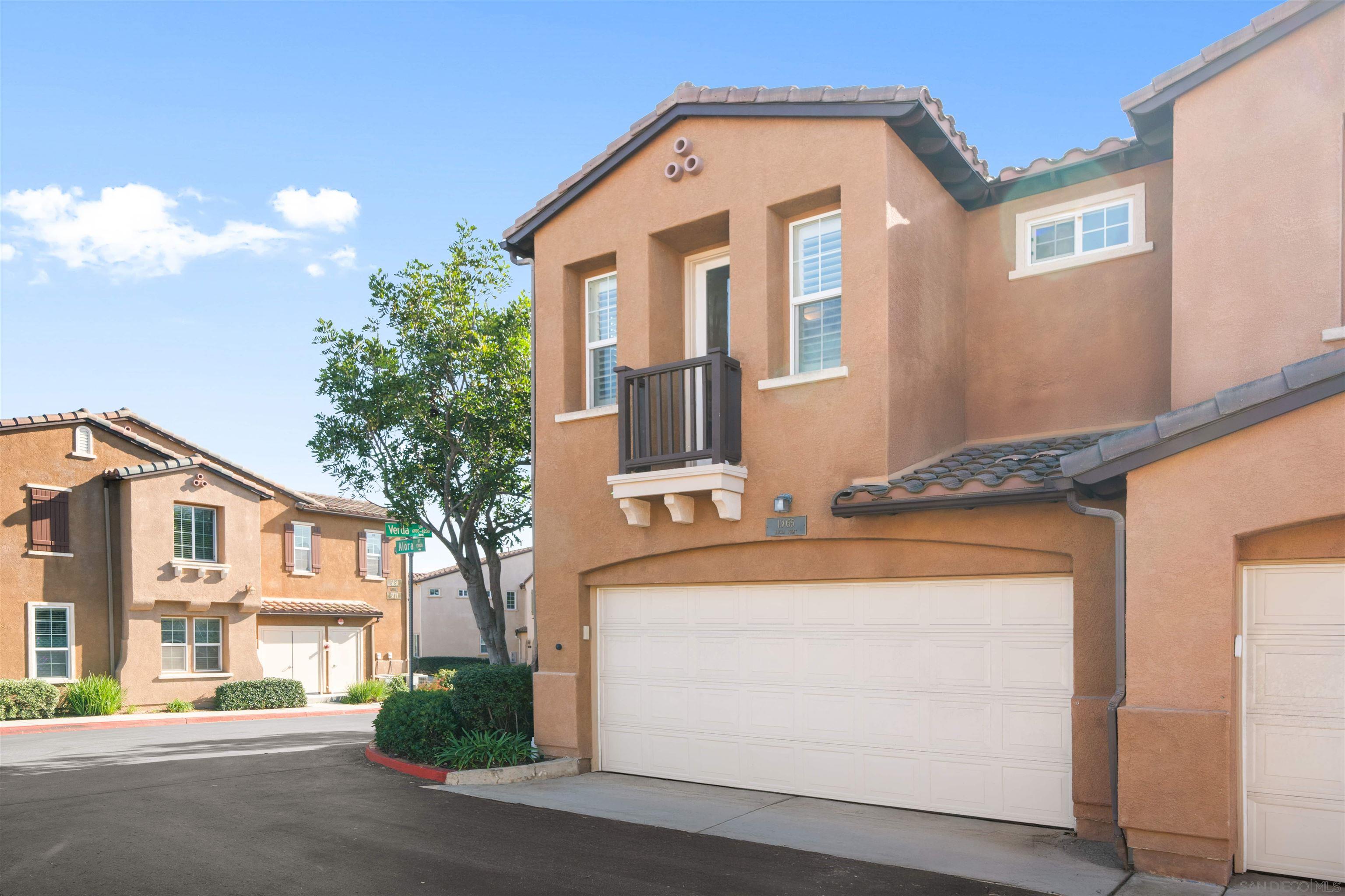 Detail Gallery Image 6 of 44 For 13055  Alora Pt, San Diego,  CA 92130 - 3 Beds | 2/1 Baths