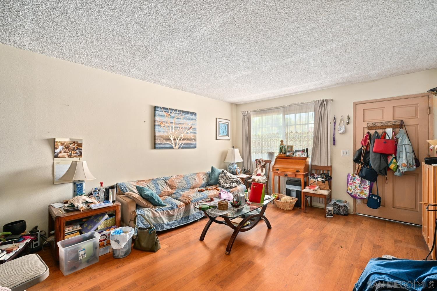 Detail Gallery Image 4 of 21 For 3685  Marzo St, San Diego,  CA 92154 - 3 Beds | 2 Baths