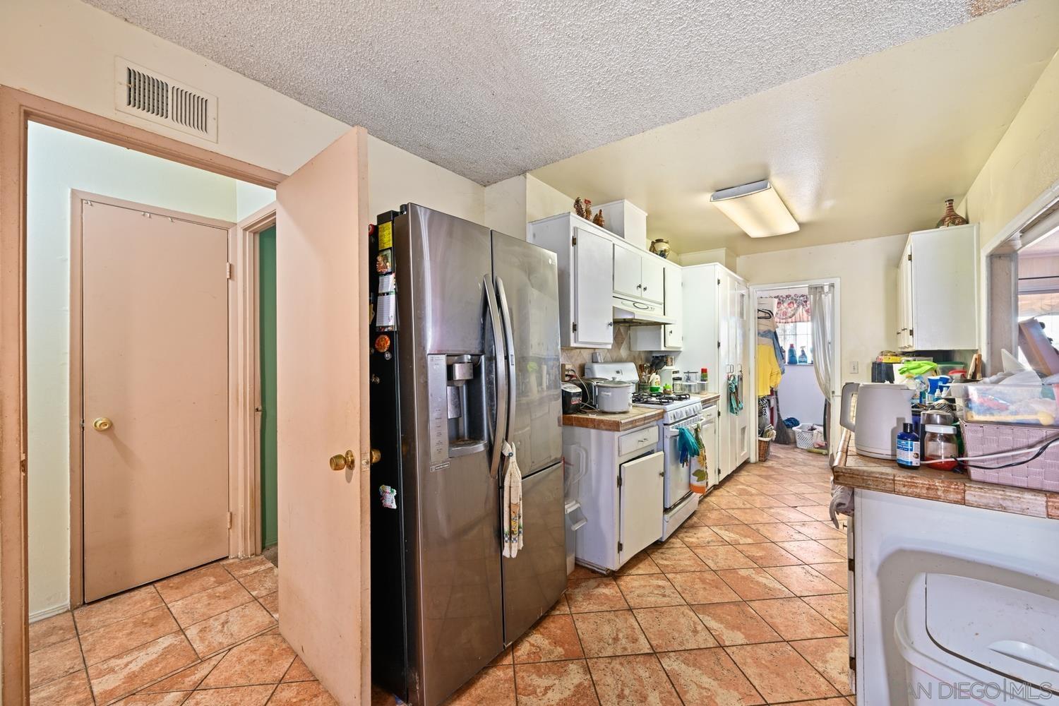 Detail Gallery Image 10 of 21 For 3685  Marzo St, San Diego,  CA 92154 - 3 Beds | 2 Baths