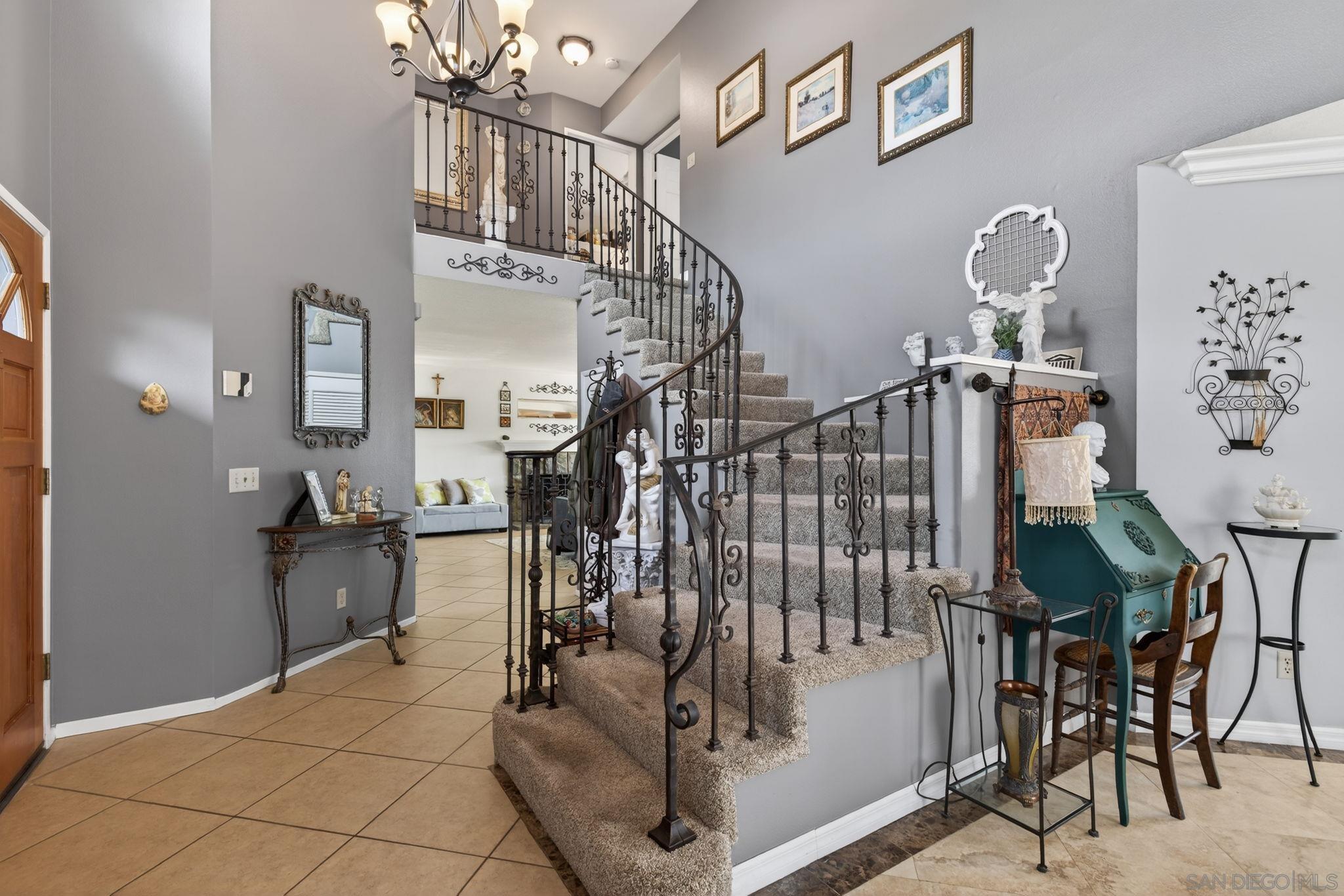 Detail Gallery Image 13 of 75 For 800  Calle Higuera, Camarillo,  CA 93010 - 5 Beds | 3/1 Baths