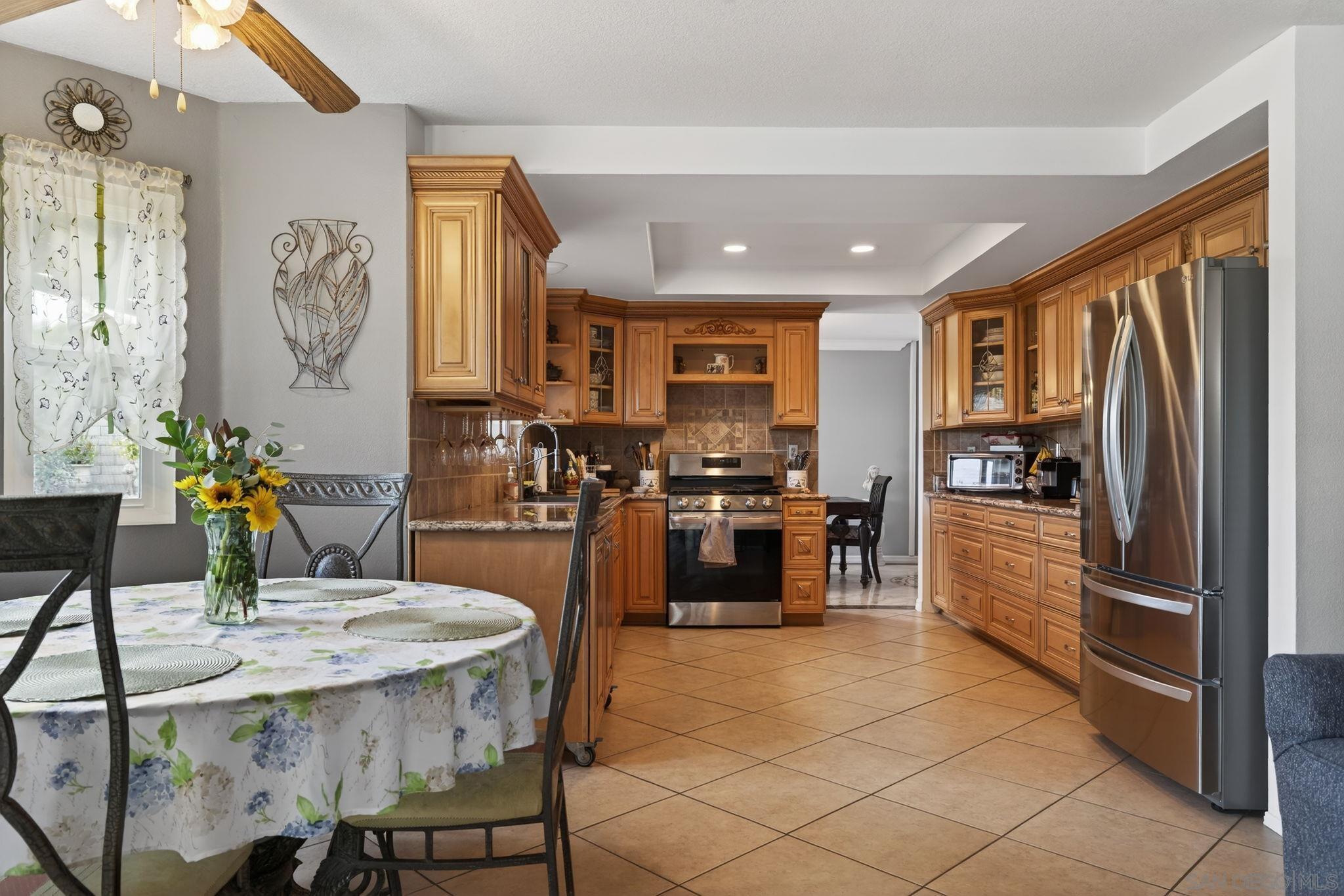 Detail Gallery Image 22 of 75 For 800  Calle Higuera, Camarillo,  CA 93010 - 5 Beds | 3/1 Baths