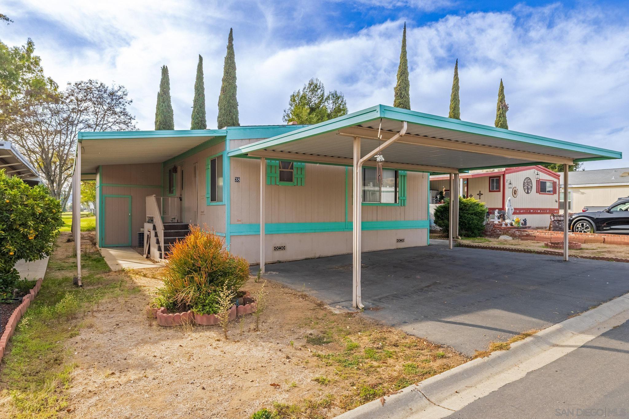 Detail Gallery Image 2 of 40 For 11949  Riverside Dr  #38,  Lakeside,  CA 92040 - 3 Beds | 2 Baths